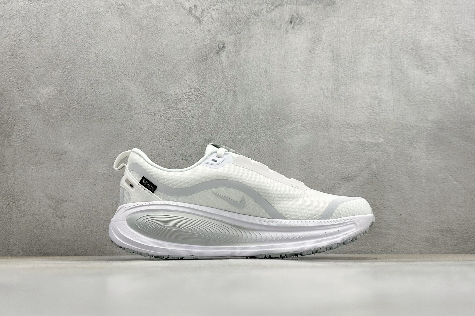 纯原Nike Air Zoom Vomero 18 GTX 缓震休闲跑鞋 货号：HQ7001-100尺码