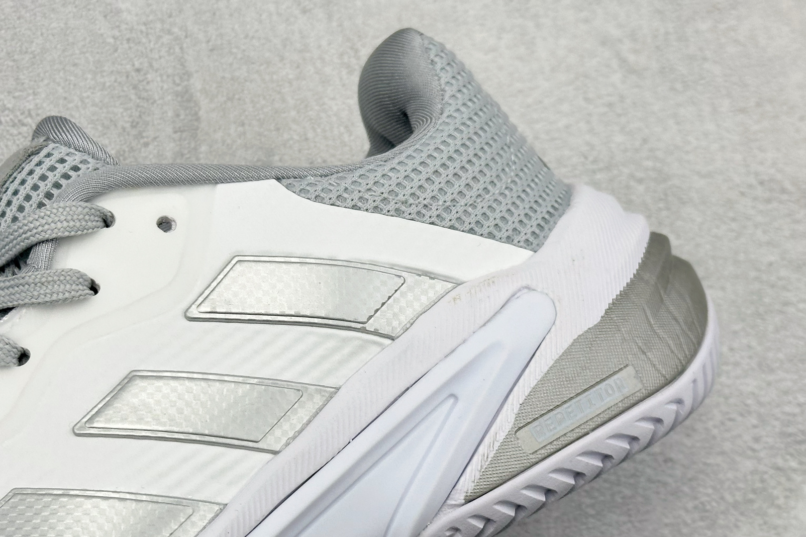 AdidBarricade 13 M Leather 低帮网球老爹风复古缓震休闲运动慢跑鞋 IF0407