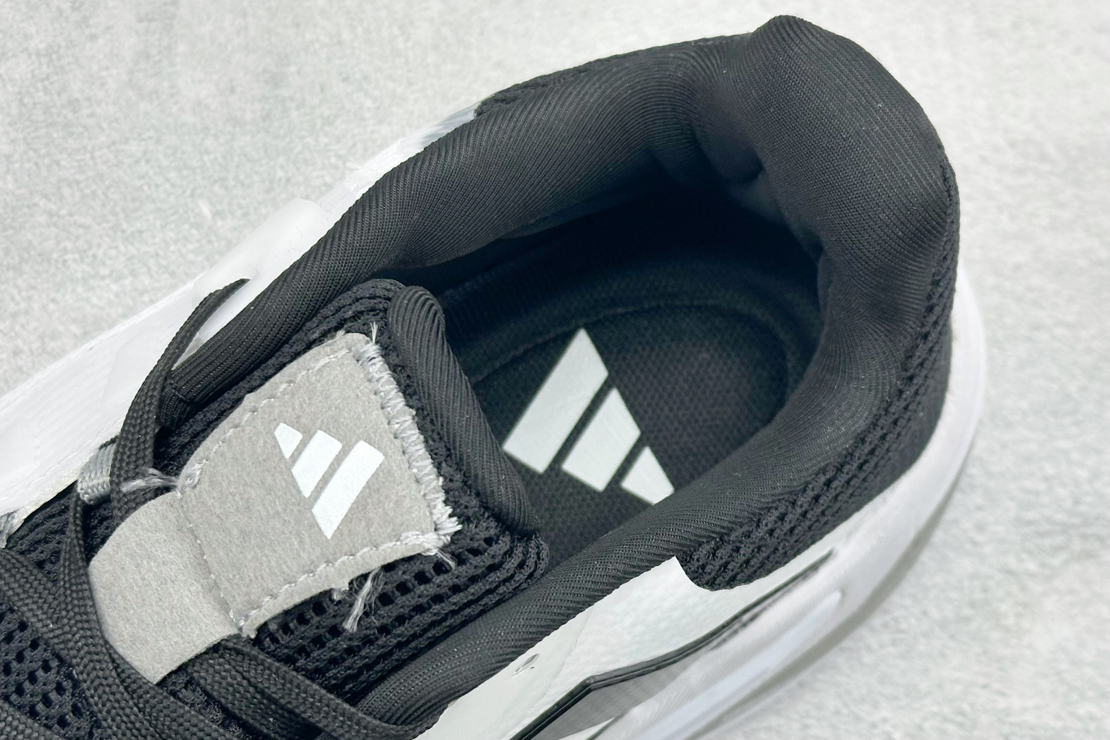 AdidBarricade 13 M Leather 低帮网球老爹风复古缓震休闲运动慢跑鞋 IF0465