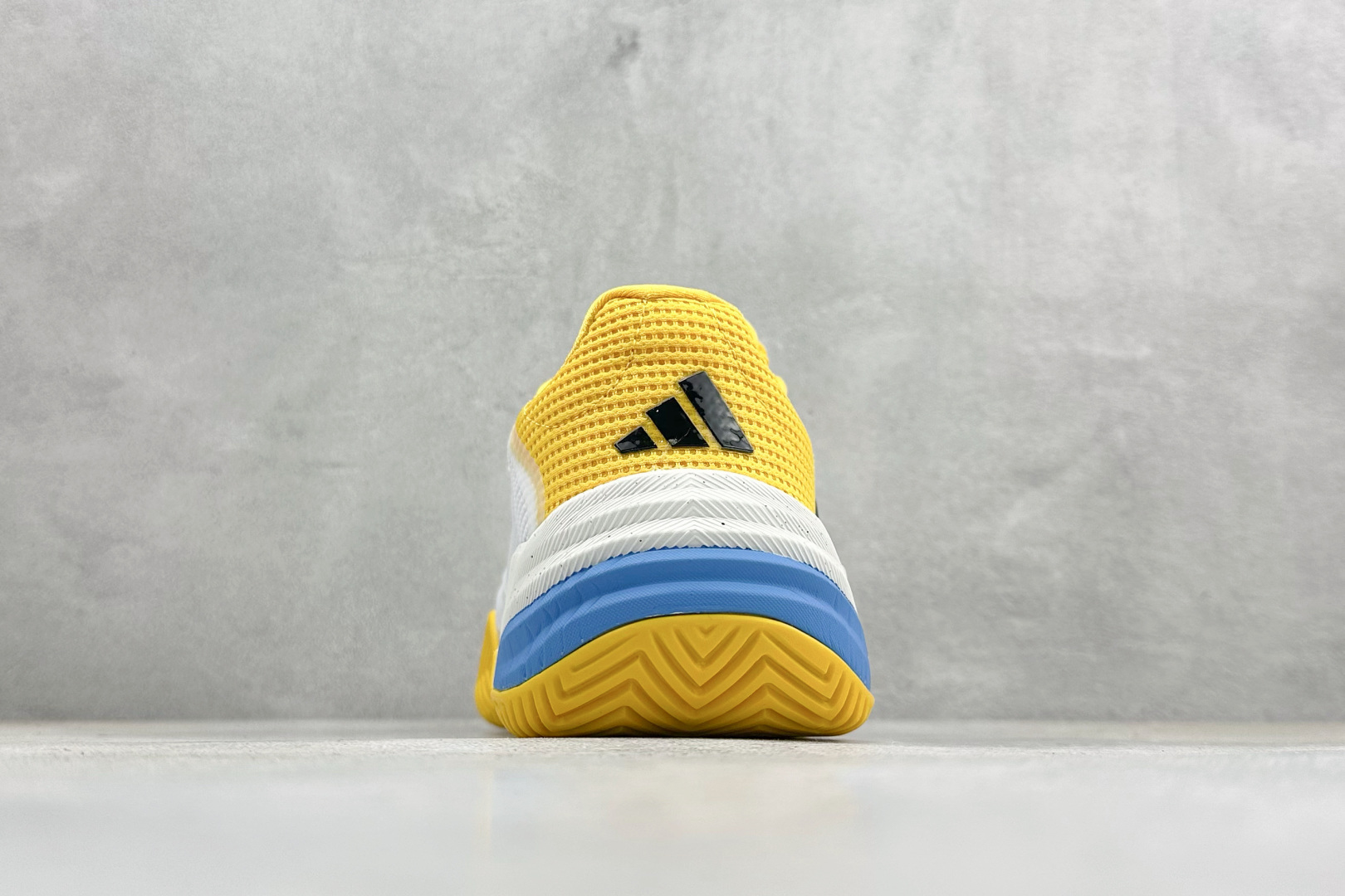 AdidBarricade 13 M Leather 低帮网球老爹风复古缓震休闲运动慢跑鞋 IF0410