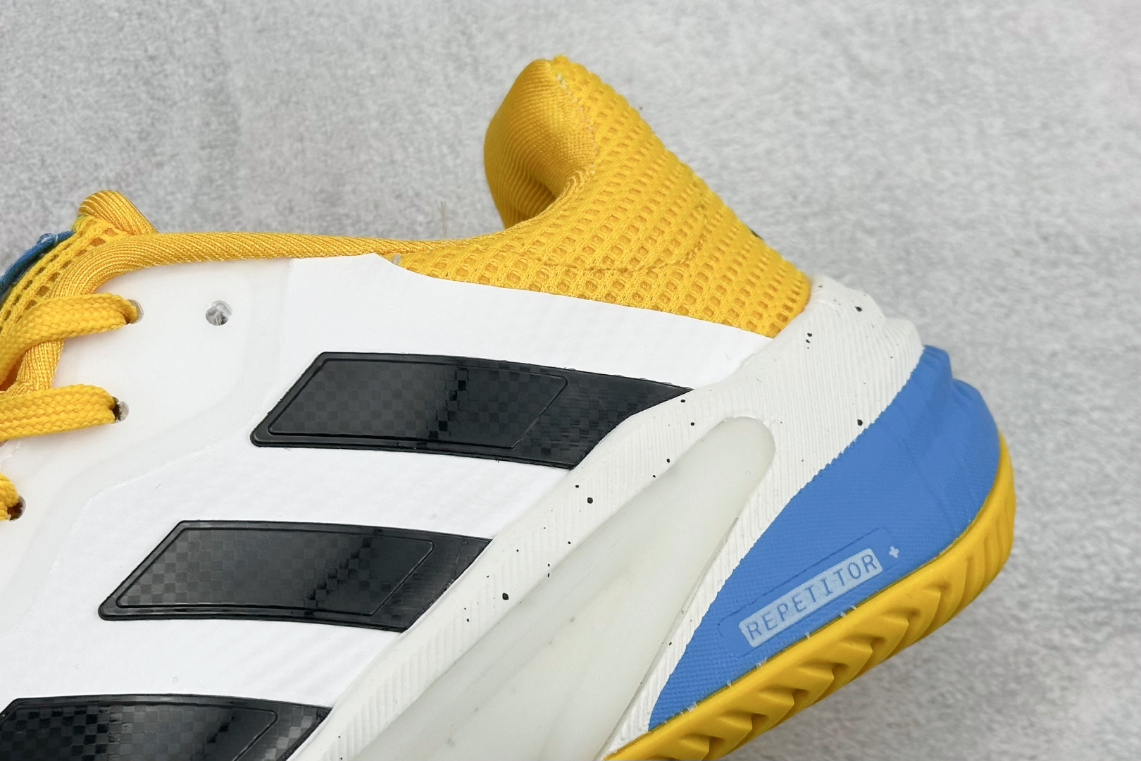 AdidBarricade 13 M Leather 低帮网球老爹风复古缓震休闲运动慢跑鞋 IF0410