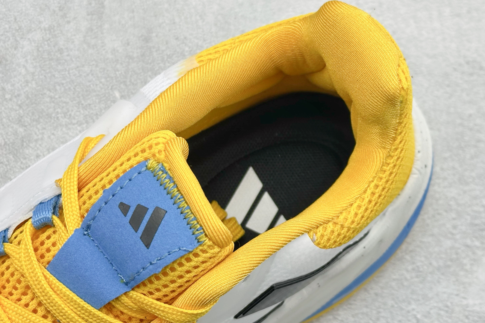 AdidBarricade 13 M Leather 低帮网球老爹风复古缓震休闲运动慢跑鞋 IF0410