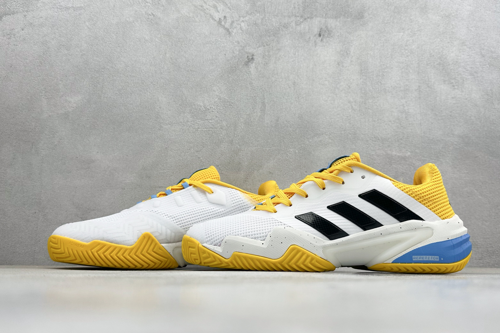 AdidBarricade 13 M Leather 低帮网球老爹风复古缓震休闲运动慢跑鞋 IF0410