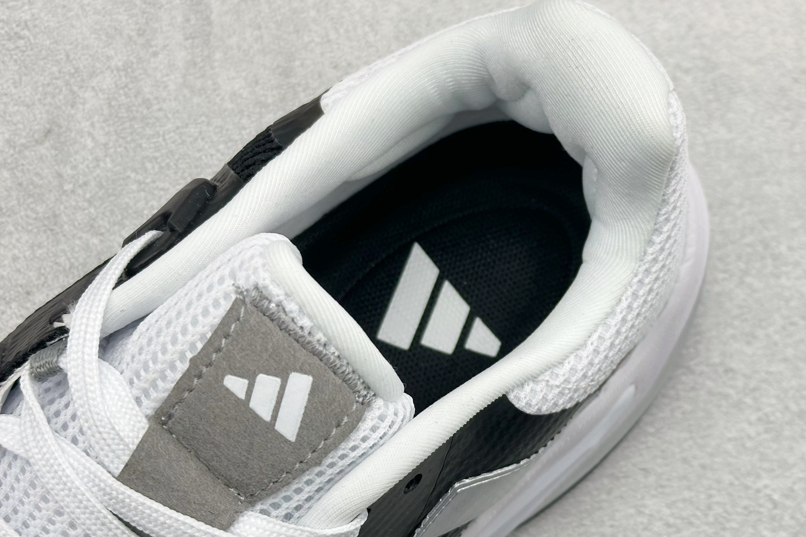 AdidBarricade 13 M Leather 低帮网球老爹风复古缓震休闲运动慢跑鞋 IF0466