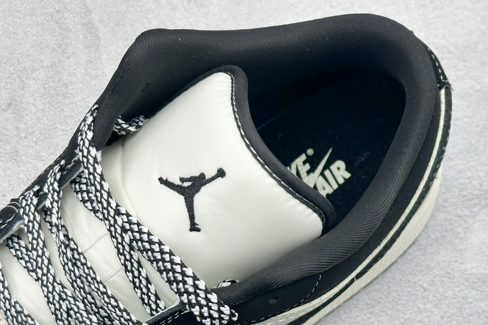 Nike Jordan Air Jordan 1“ LV联名——黑白熊猫印花” 高端定制 低帮 复古 QL1988-002-莆田鞋,莆田鞋货源,高仿鞋,高仿鞋货源,安福档口,莆田高仿鞋,莆田鞋批发,高仿鞋批发,莆田高仿运动鞋,高仿运动鞋,莆田运动鞋 Nike Jordan Air Jordan 1“ LV联名——黑白熊猫印花” 高端定制 低帮 复古 QL1988-002