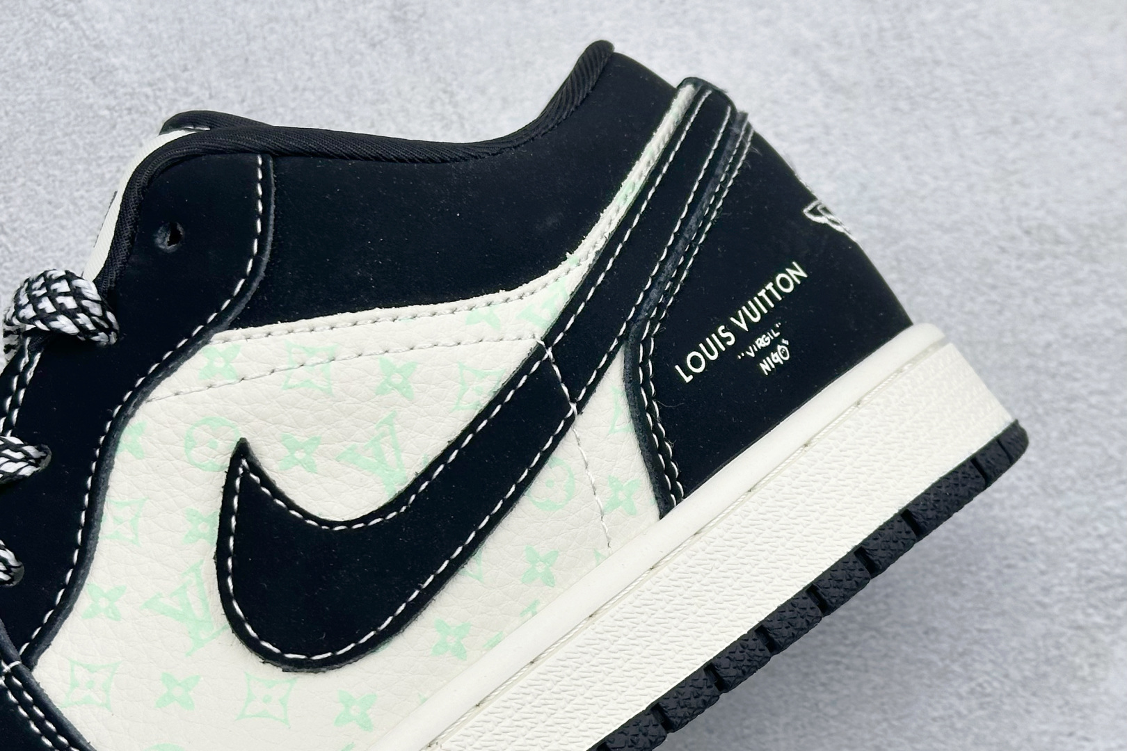 Nike Jordan Air Jordan 1“ LV联名——黑白熊猫印花” 高端定制 低帮 复古 QL1988-002-莆田鞋,莆田鞋货源,高仿鞋,高仿鞋货源,安福档口,莆田高仿鞋,莆田鞋批发,高仿鞋批发,莆田高仿运动鞋,高仿运动鞋,莆田运动鞋 Nike Jordan Air Jordan 1“ LV联名——黑白熊猫印花” 高端定制 低帮 复古 QL1988-002