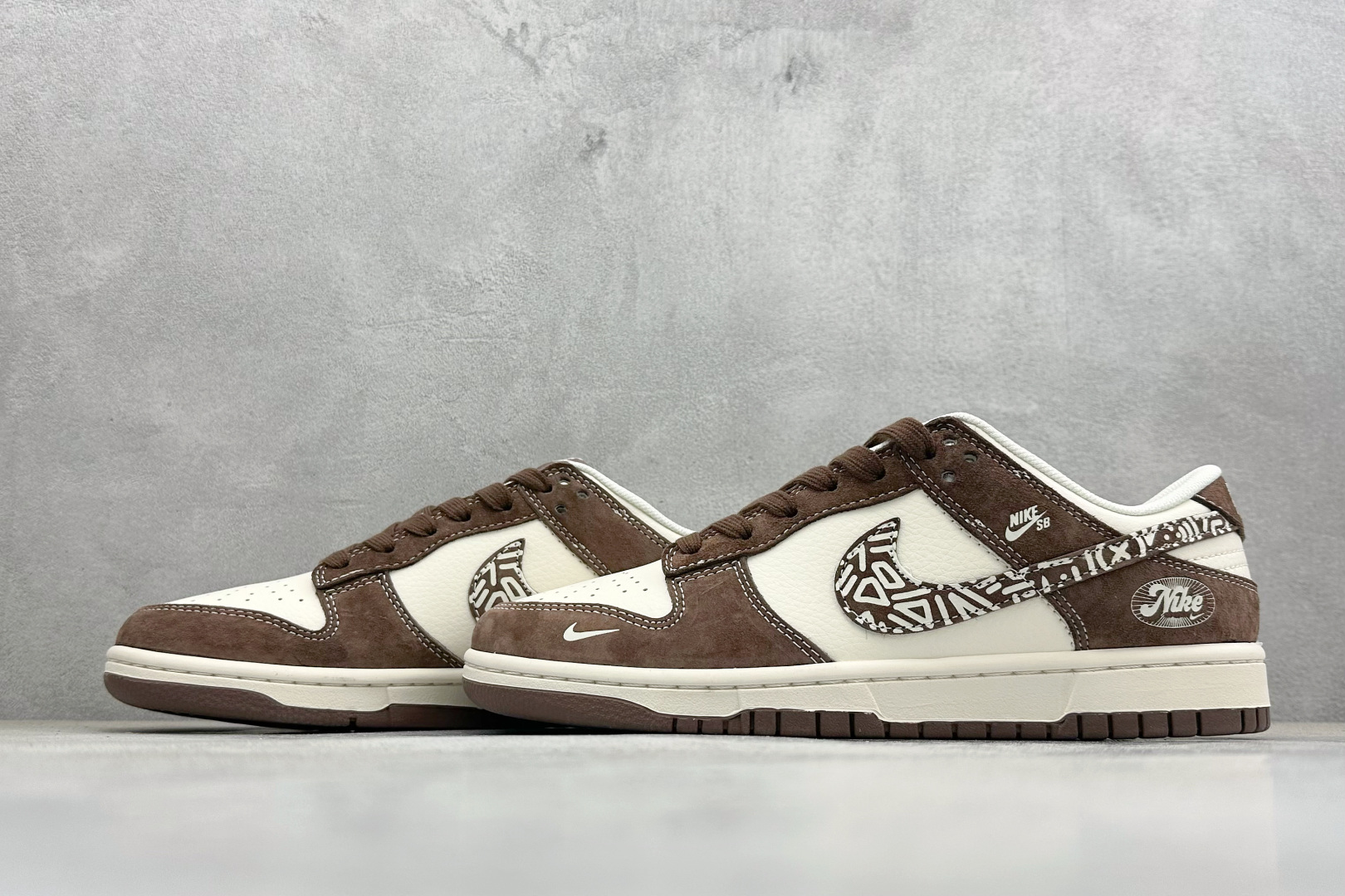 Nike SB Dunk Low 联名 白粽麂皮 高端定制 低帮休闲板鞋 XD1588-240