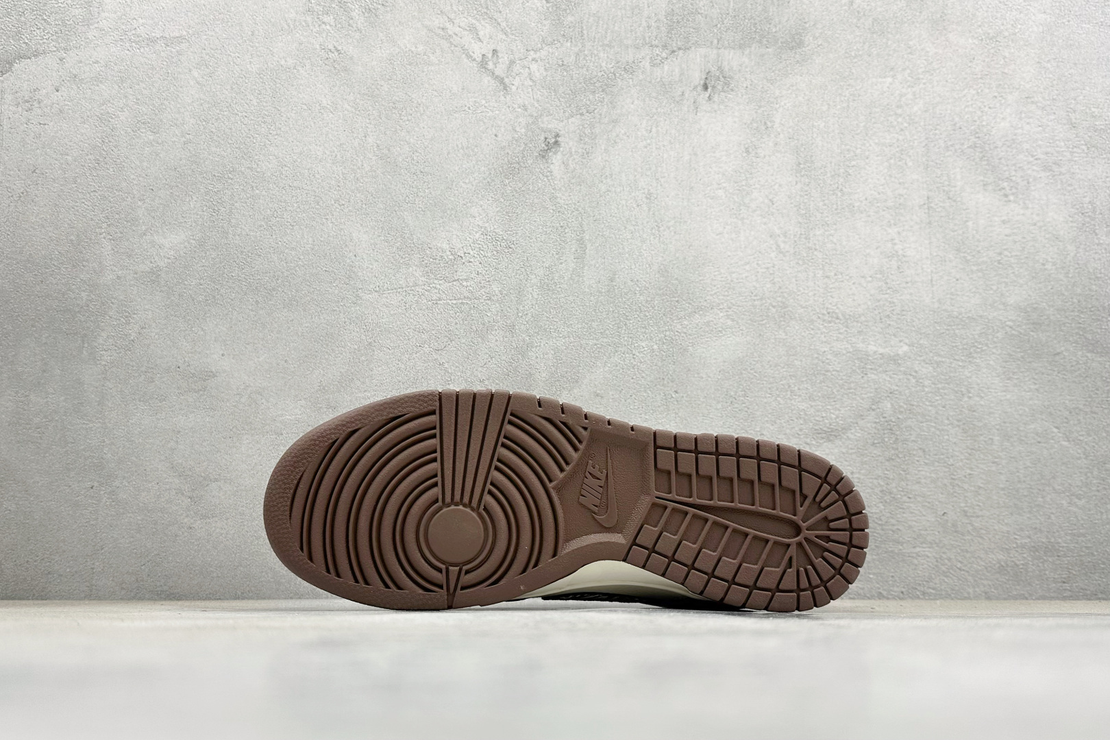 Nike SB Dunk Low 联名 白粽麂皮 高端定制 低帮休闲板鞋 XD1588-240