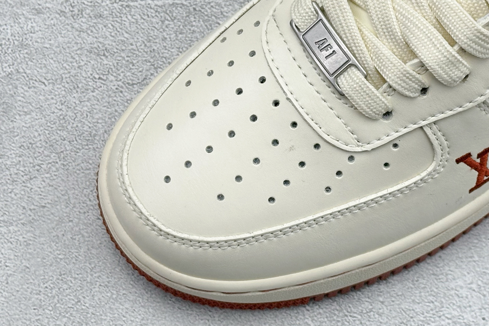 SC版NIke Air Force 1 '07 Low “LV联名--枫红雅白” 空军一号低帮 运动鞋 NH0601-588