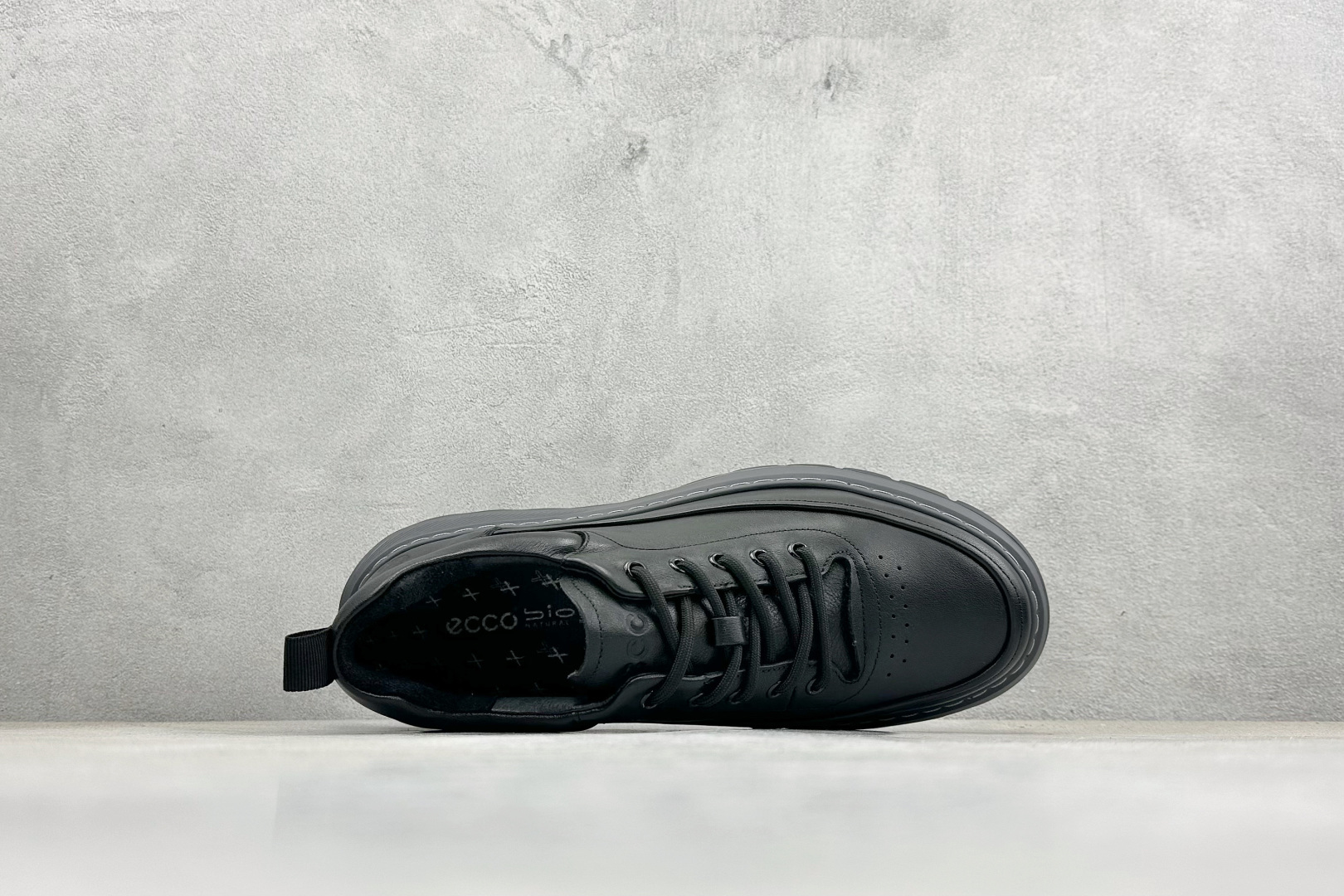 ECCO爱步跑步鞋百搭舒适 秋冬新款厚底休闲运动鞋男鞋 875825