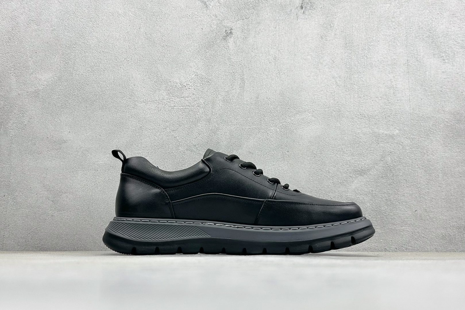 ECCO爱步跑步鞋百搭舒适 秋冬新款厚底休闲运动鞋男鞋 875825