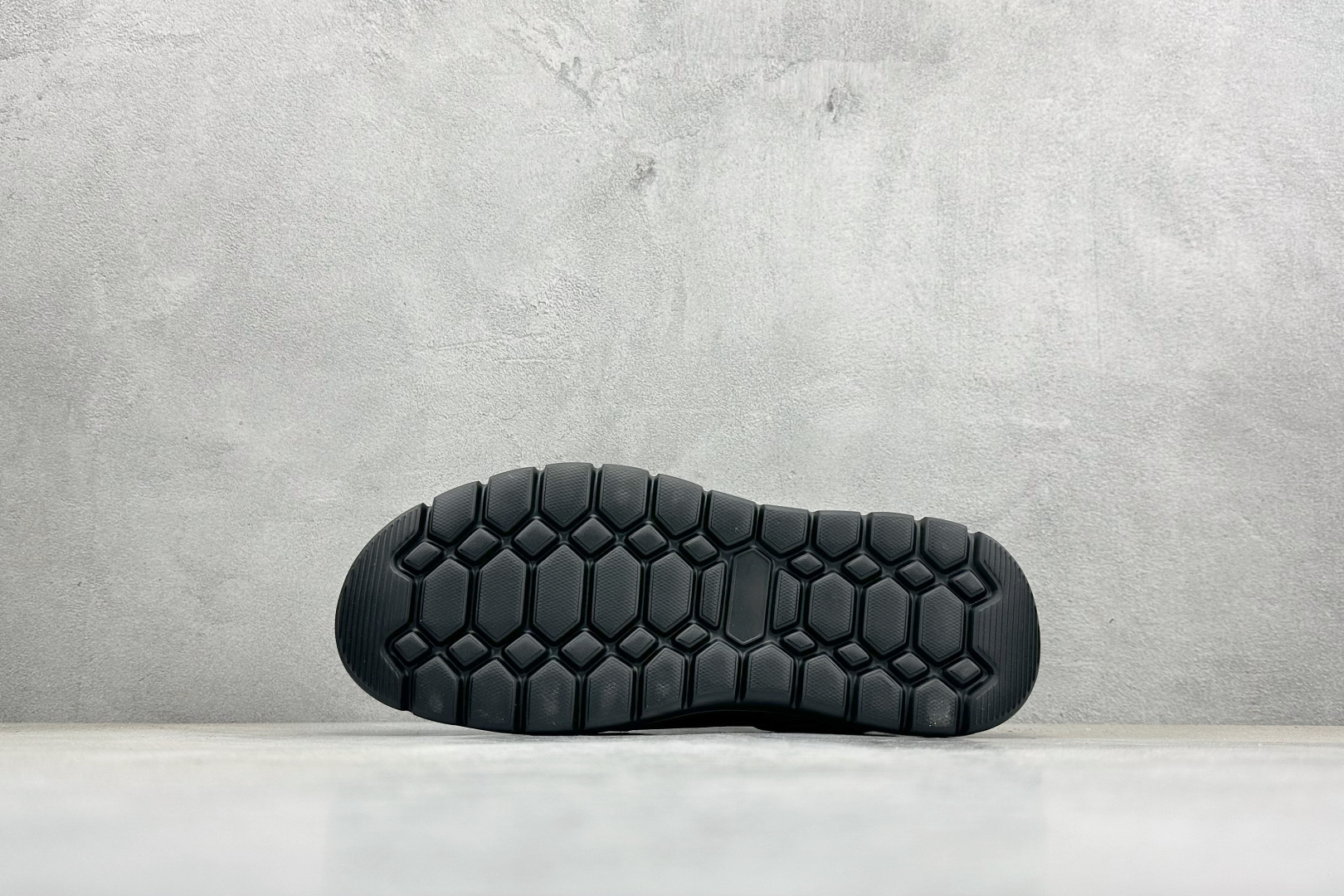 ECCO爱步跑步鞋百搭舒适 秋冬新款厚底休闲运动鞋男鞋 875825