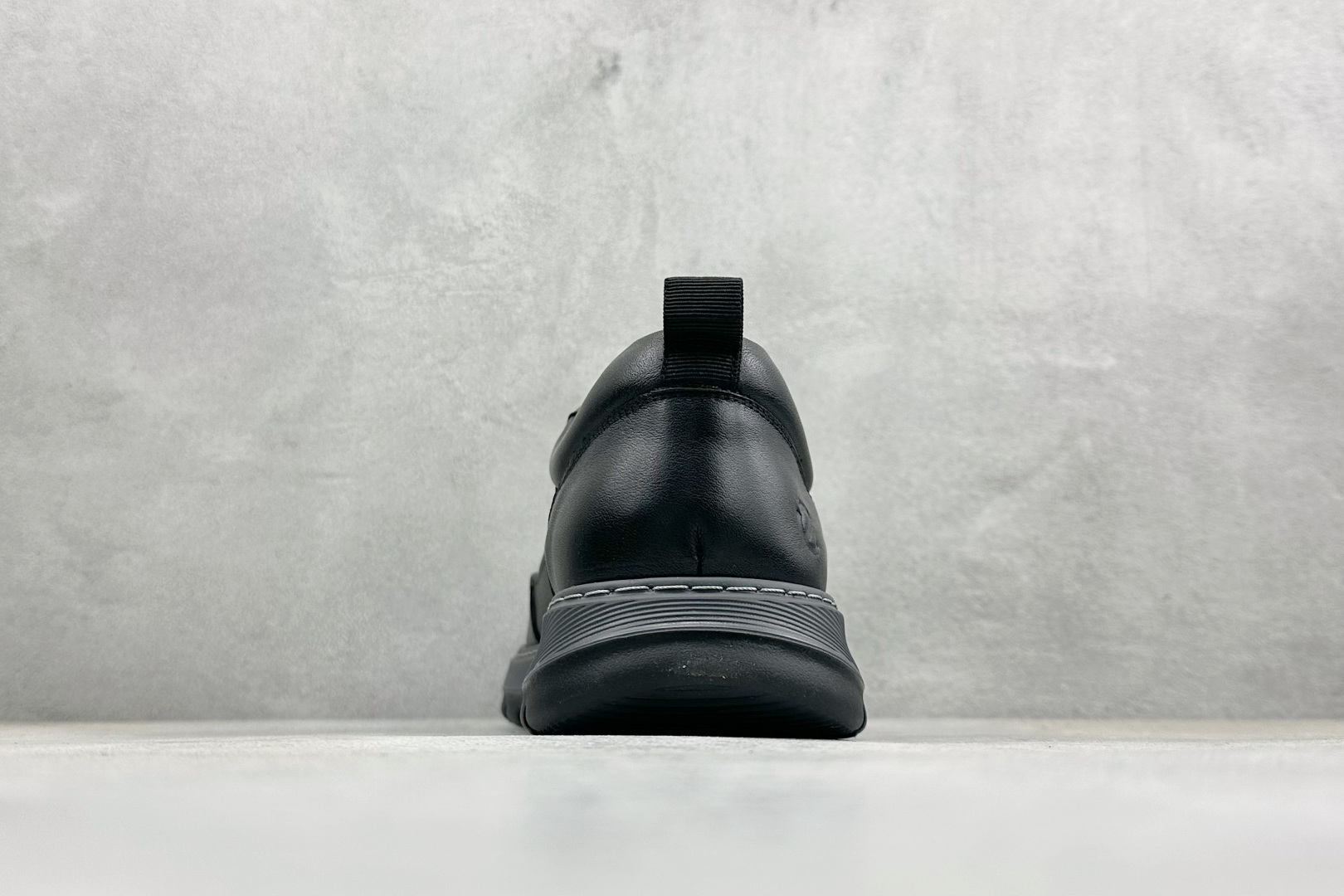 ECCO爱步跑步鞋百搭舒适 秋冬新款厚底休闲运动鞋男鞋 875825