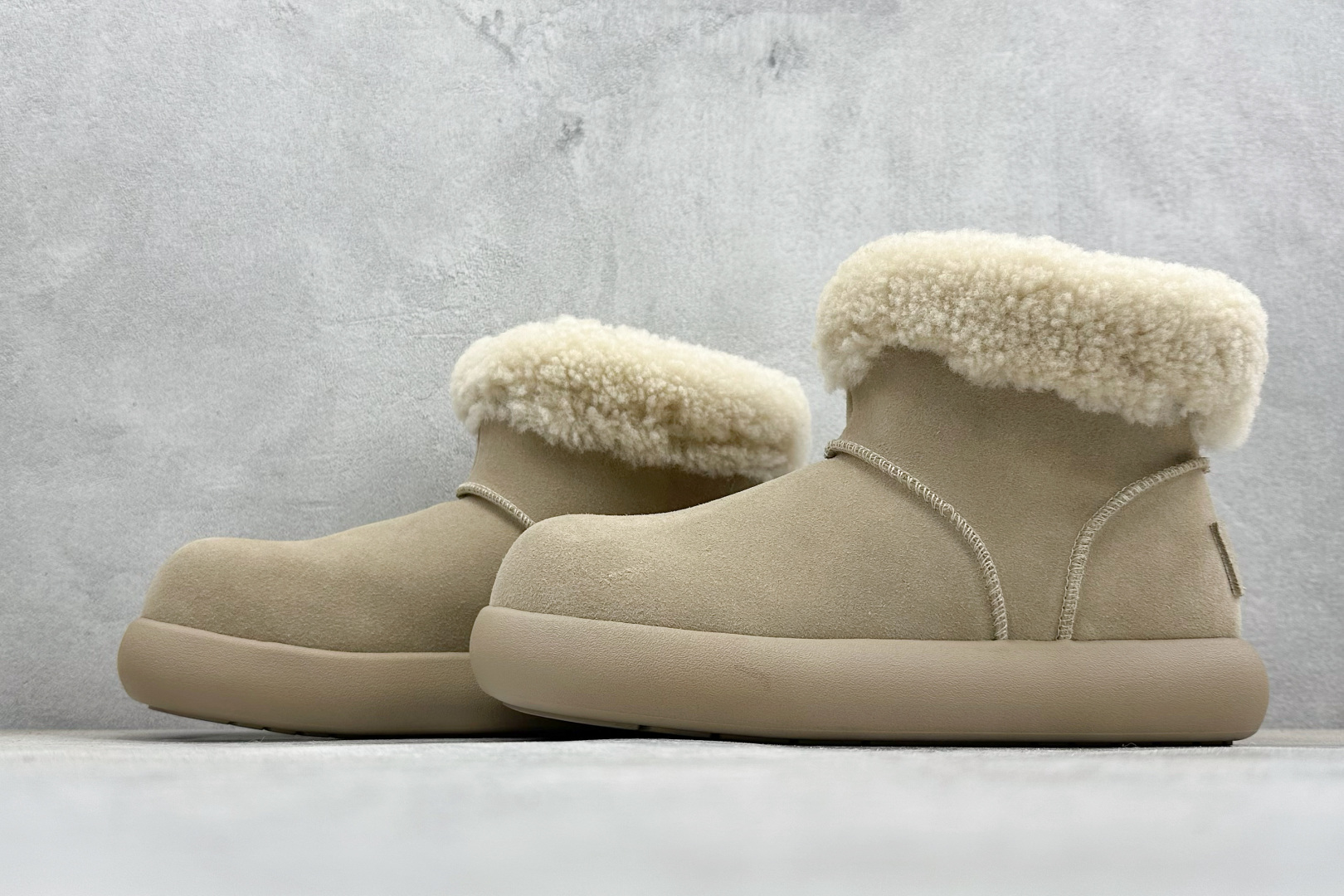 260 UGG 小土豆女神款秋冬羊皮毛一体雪地靴 W/1011665