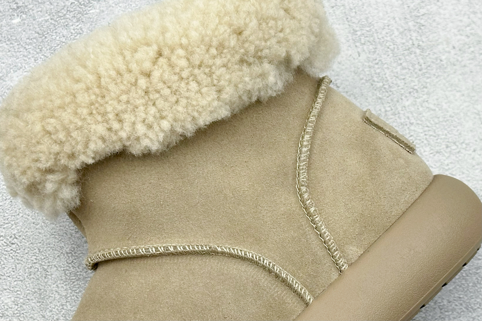 260 UGG 小土豆女神款秋冬羊皮毛一体雪地靴 W/1011665