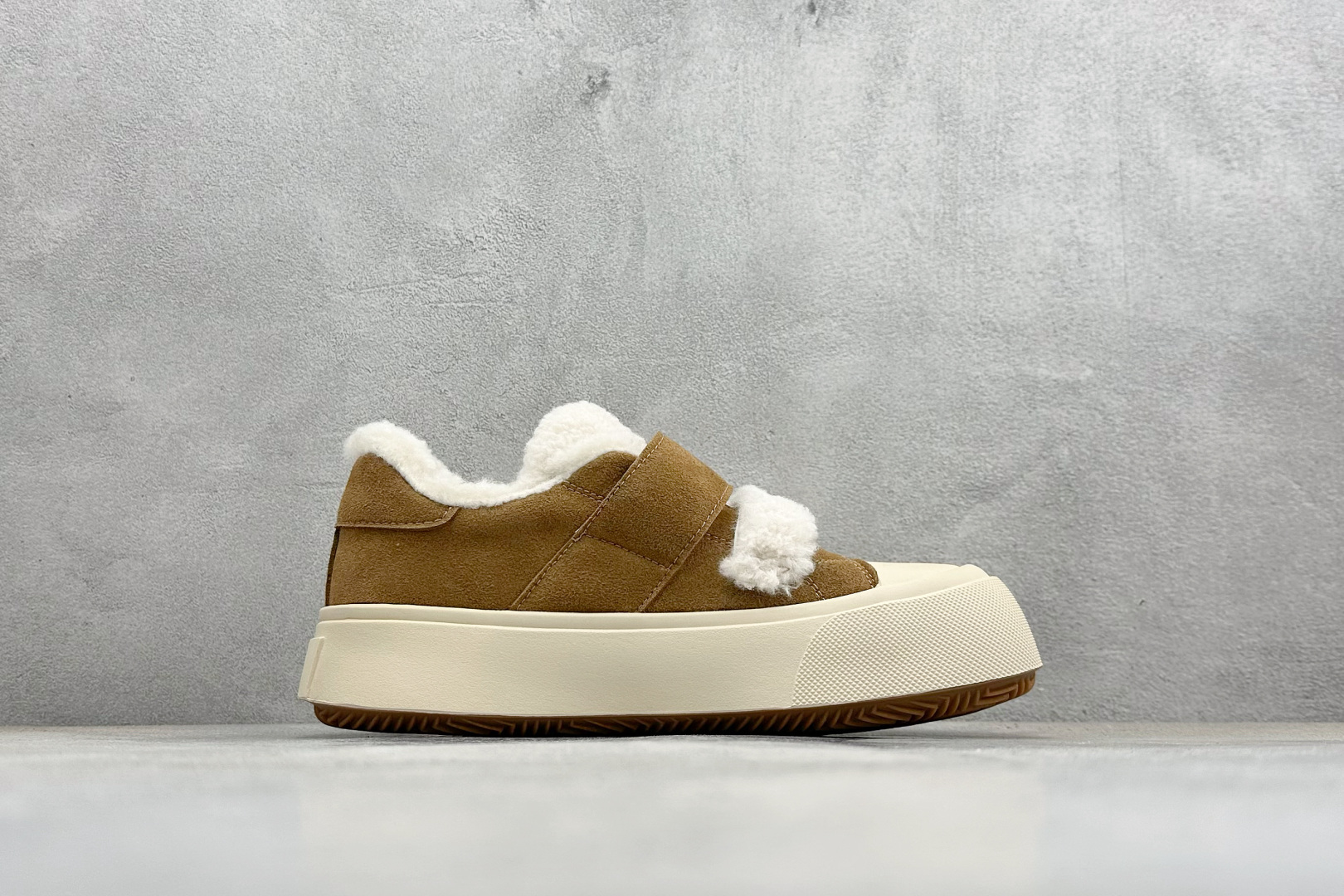 新晋潮流鞋靴品牌GGCC冬季新款魔术贴 G23Y6905