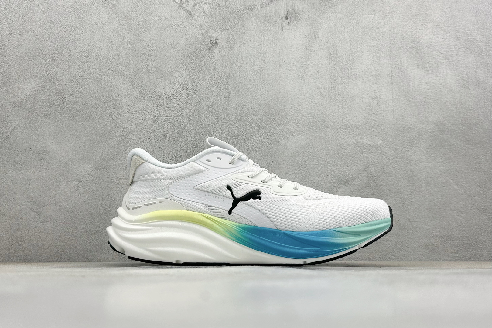 270 PUMA彪马Magnify Nitro 3 舒适百搭经典低帮跑步鞋 311046-04