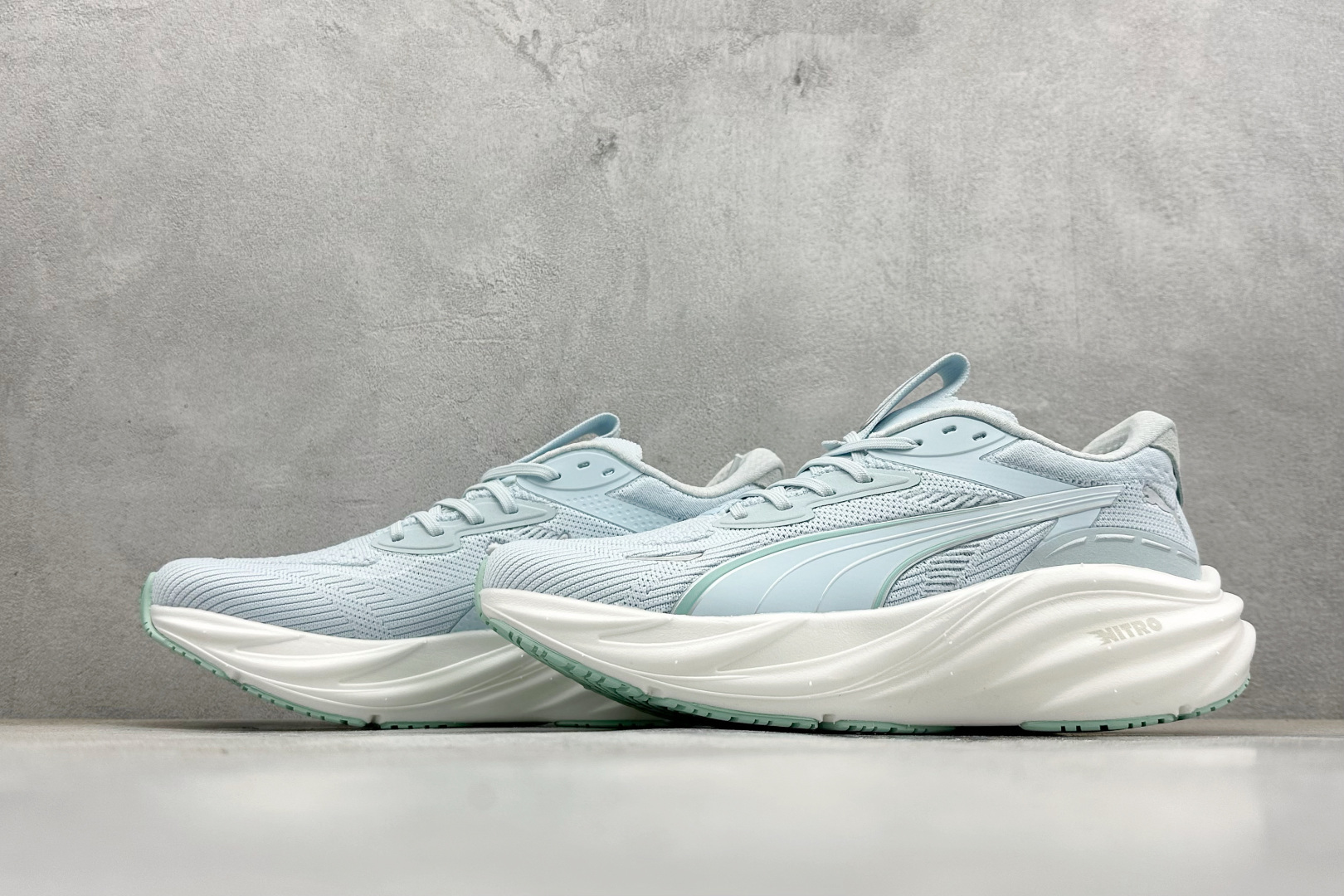 270 PUMA彪马Magnify Nitro 3 舒适百搭经典低帮跑步鞋 311047-04