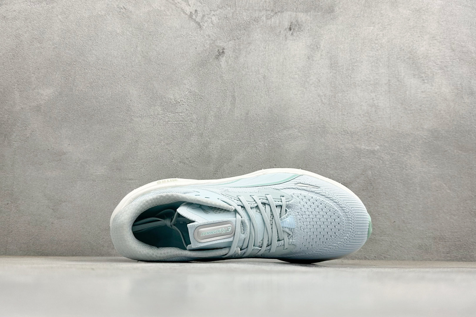 270 PUMA彪马Magnify Nitro 3 舒适百搭经典低帮跑步鞋 311047-04