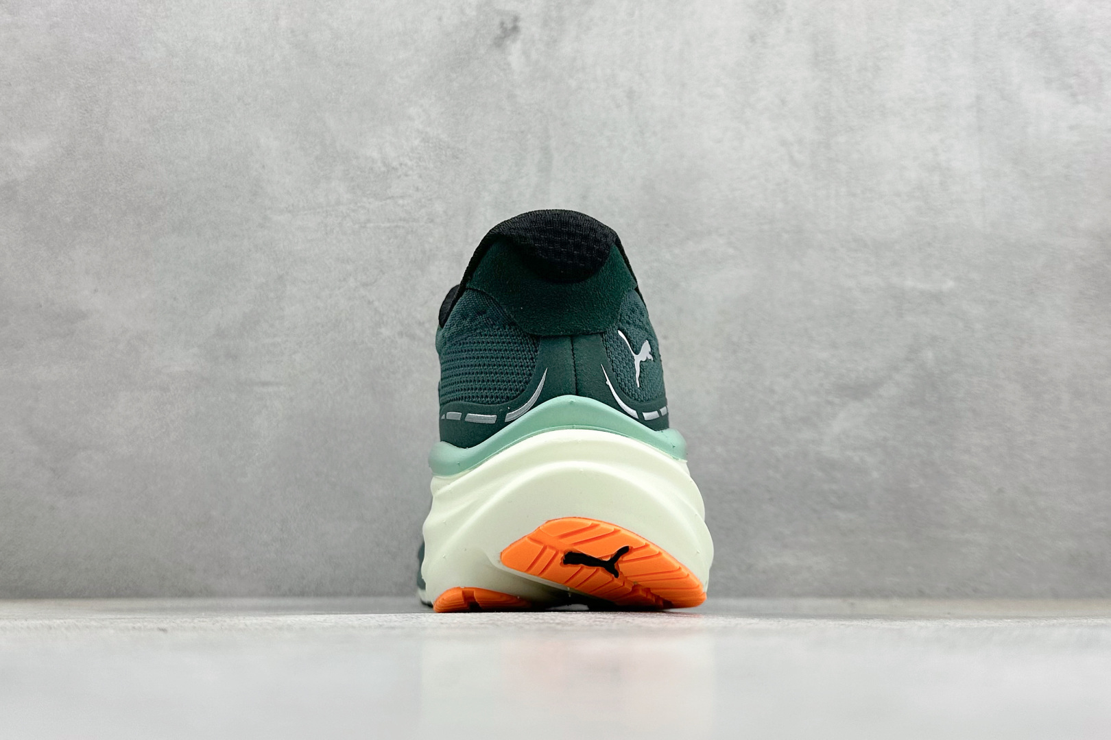 270 PUMA彪马Magnify Nitro 3 舒适百搭经典低帮跑步鞋 311046-07