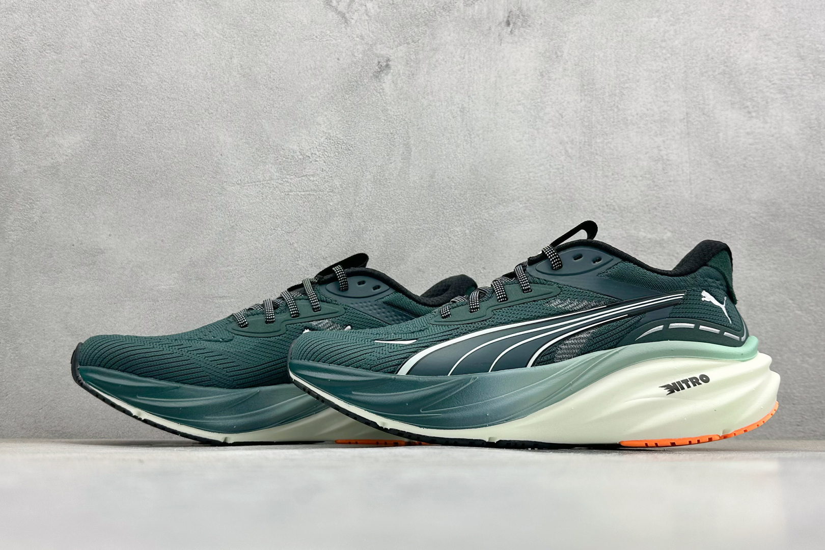 270 PUMA彪马Magnify Nitro 3 舒适百搭经典低帮跑步鞋 311046-07