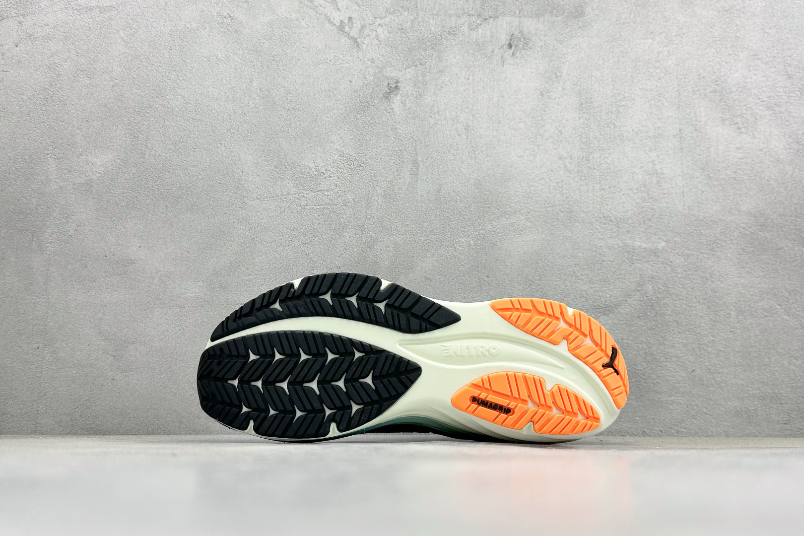 270 PUMA彪马Magnify Nitro 3 舒适百搭经典低帮跑步鞋 311046-07