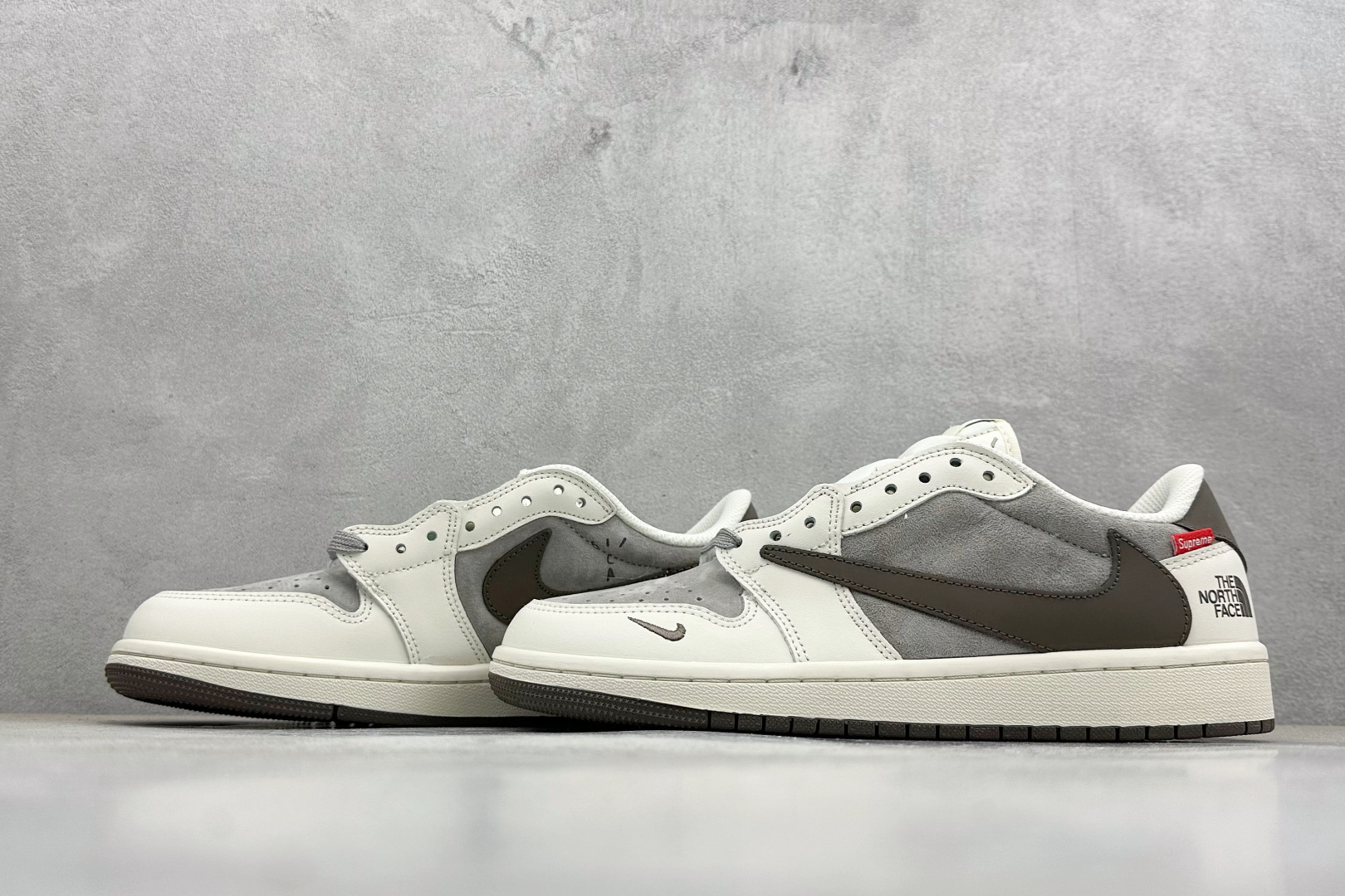 Travis Scott x Fragment Design x Jordan Air Jordan 1 LowsP”北面三方联名-米灰猪八革” DM7866-127