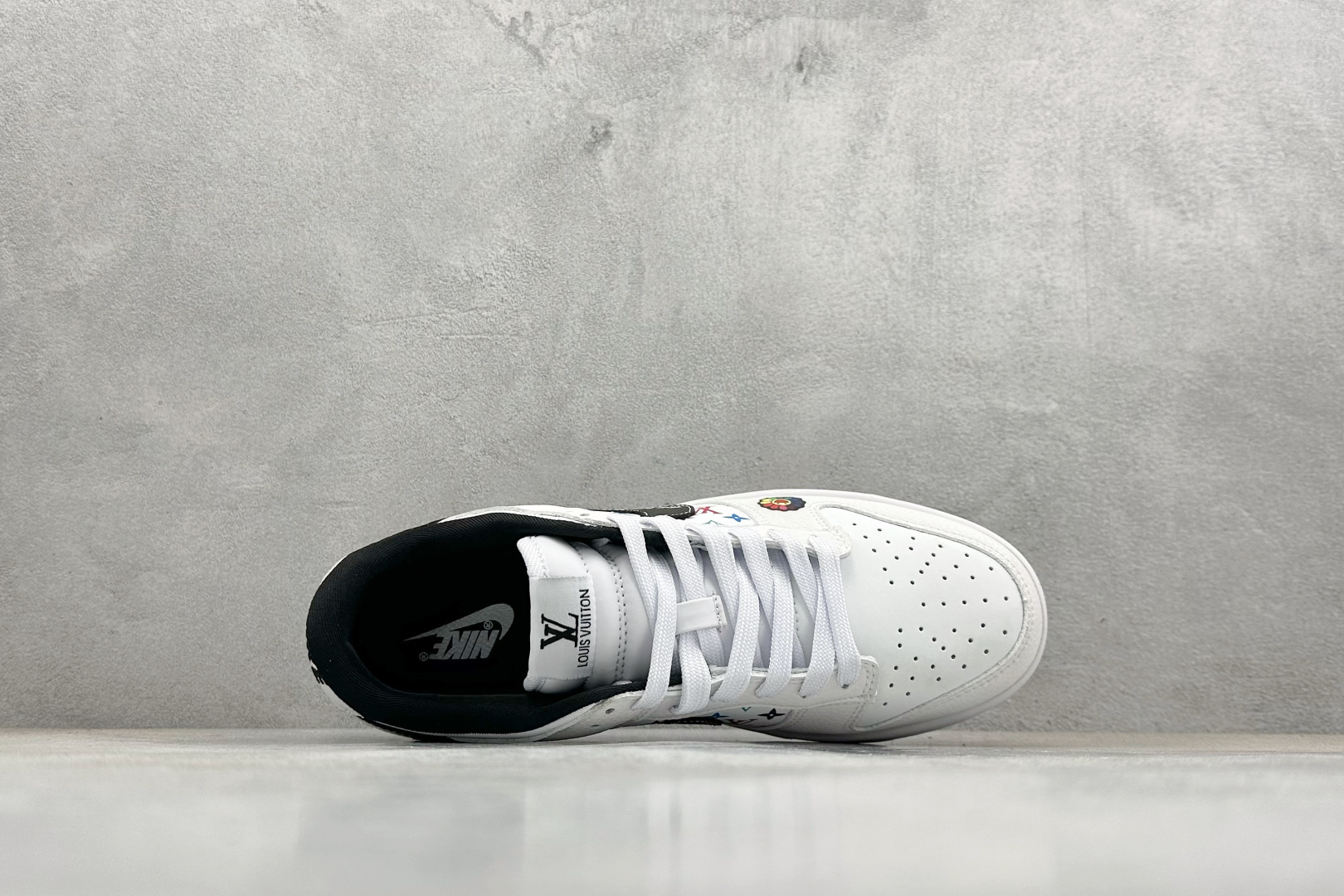 Nike SB Dunk Low“LV联名——白黑” 高端定制 低帮休闲板鞋 YF9511-908