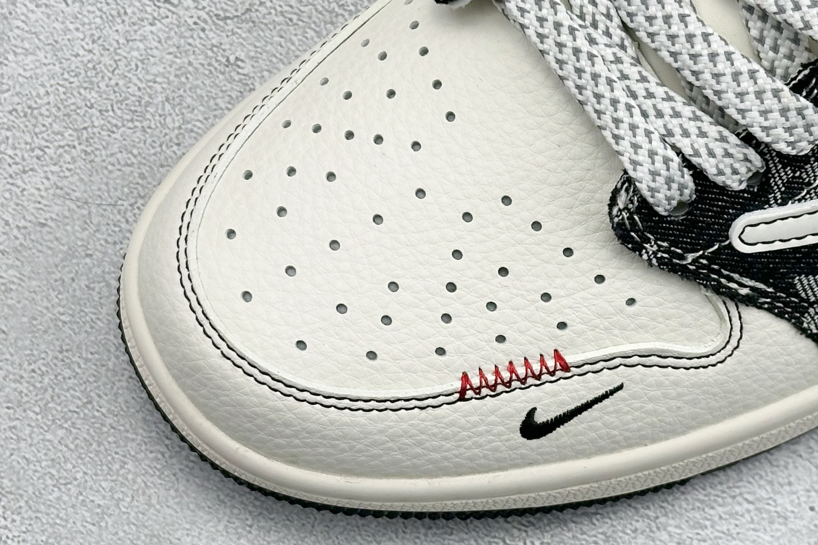 Travis Scott x Fragment Design x Air Jordan 1 Low SP AJ1 乔1 LV联名 黑牛仔布 低帮文化休闲板鞋 YX5066-327