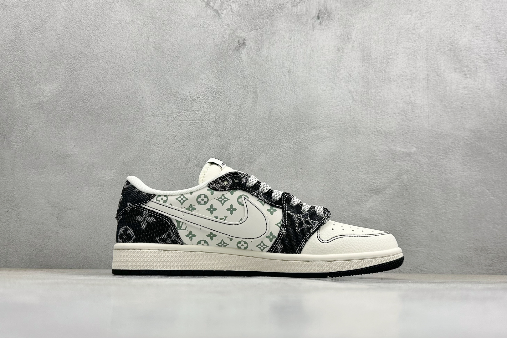 Travis Scott x Fragment Design x Air Jordan 1 Low SP AJ1 乔1 LV联名 黑牛仔布 低帮文化休闲板鞋 YX5066-327