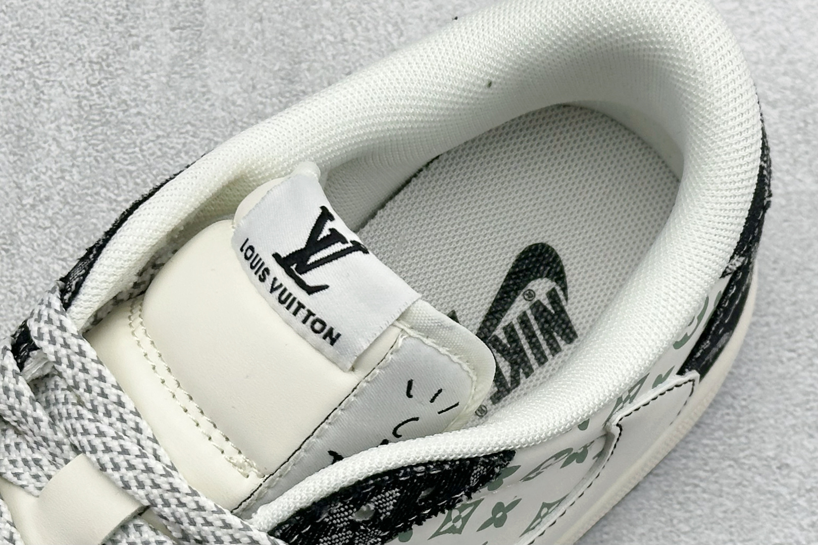 Travis Scott x Fragment Design x Air Jordan 1 Low SP AJ1 乔1 LV联名 黑牛仔布 低帮文化休闲板鞋 YX5066-327