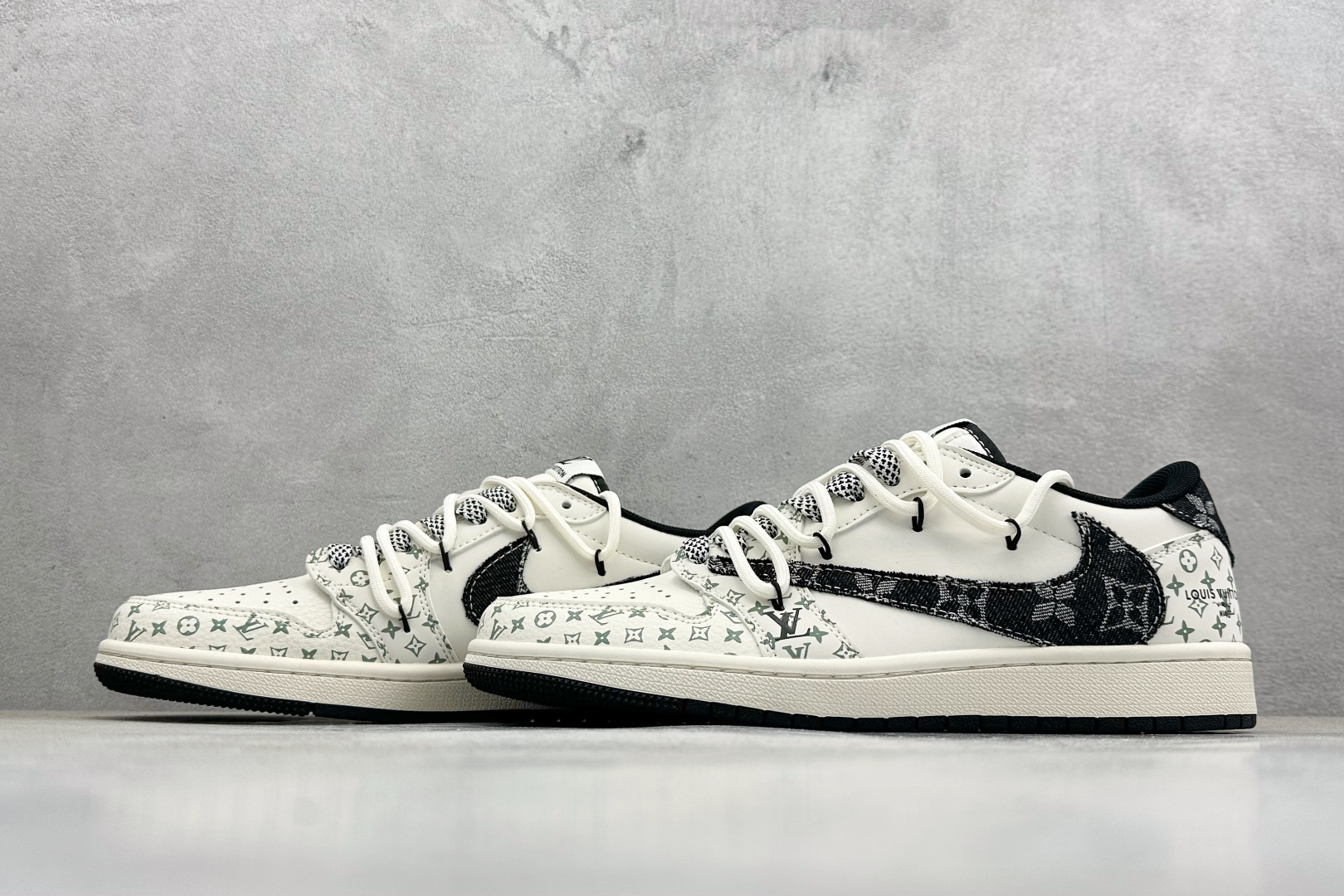 Travis Scott x Fragment Design x Air Jordan 1 Low SP AJ1 LV联名 黑印花抽绳 低帮文化休闲板鞋 #多方联名合作融合了Travis Scott 独特的音乐风格，藤原浩个性的设计风格以及Jordan品牌的经典元素 使其成为一双具有独特身份和价值的鞋子 清新而立体的外观加上联名标识更突出了其独特身份 这种配色方案显示出活力和时尚感 在视觉上引人注目 鞋身的质感和细腻的细节处理使其显得高端而格调十足 这款“倒钩”联名是设计与创意完美结合 融合多方的个性风格是一款备受瞩目的潮流鞋款 YX5066-325 尺码：36 36.5 37.5 38 38.5 39 40 40.5 41 42 42.5 43 44 44.5 45 编码：32