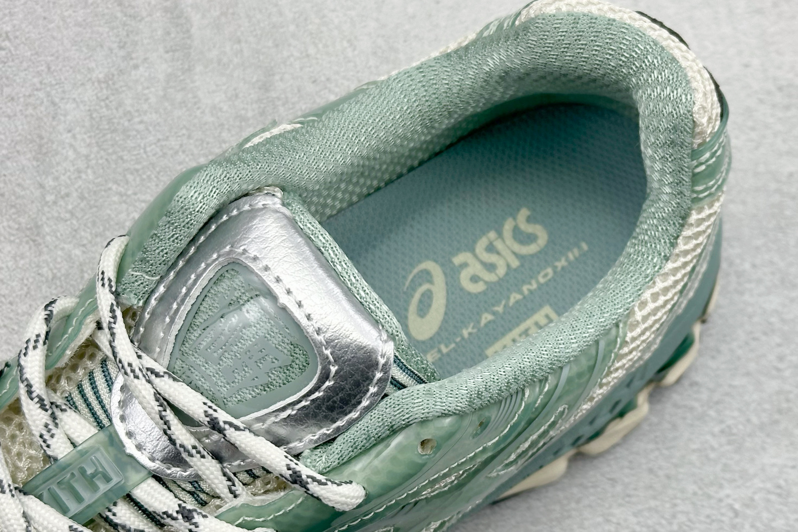 CH版Asics Gel-Kayano 12.1 亚瑟士 运动休闲透气专业跑鞋 1203A675-100