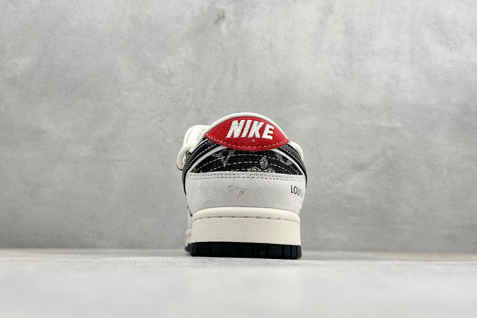 XC版Nike SB Dunk Low“LV联名——荔纹勾抽绳” 周年高端定制 低帮休闲板鞋 CX5050-Y53
