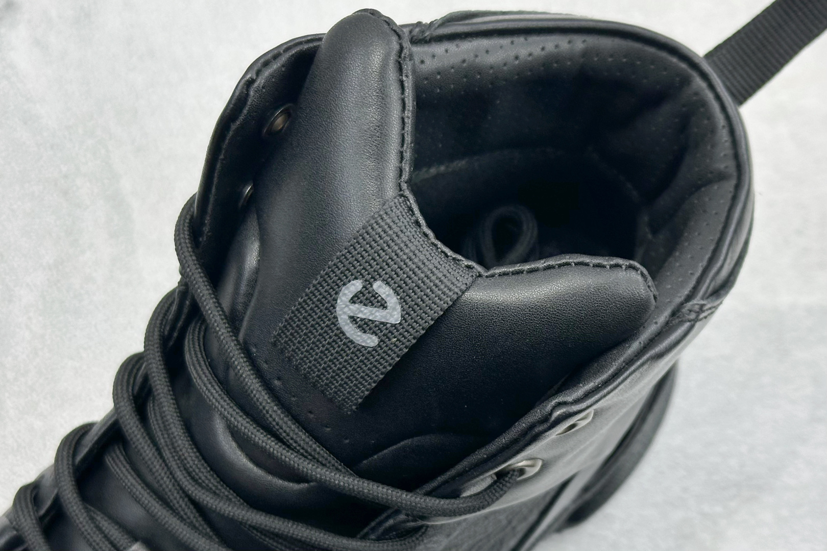 2025Ss秋冬新款天猫同款Ecco/爱步 15周年高帮经典BIOM 800474-51052