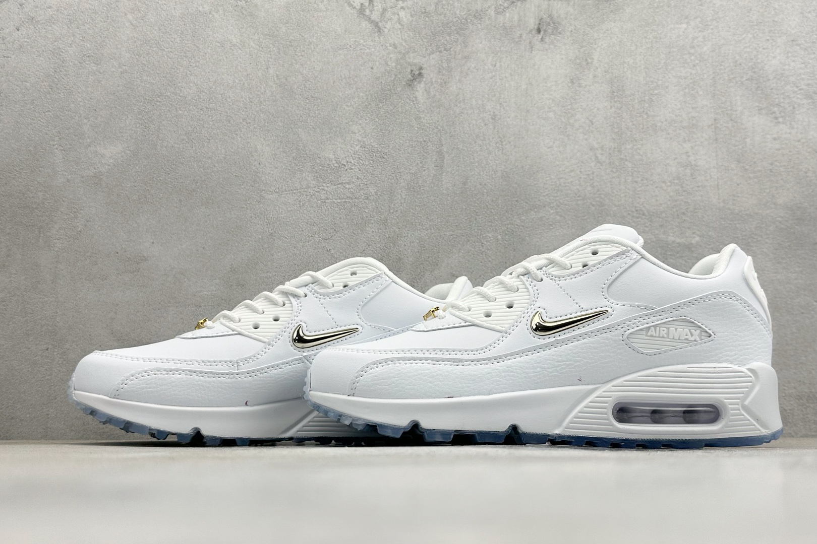Nike Air Max 90 耐克皮面复古气垫跑鞋 CW4070-100