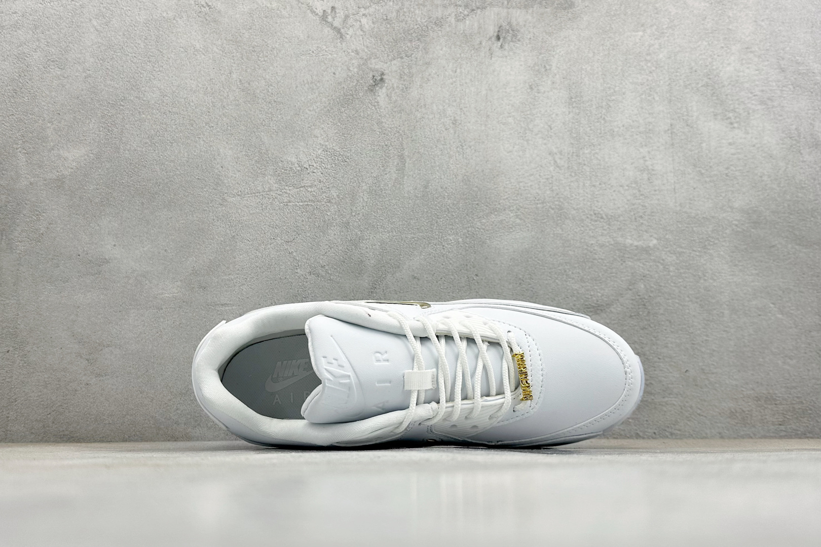 Nike Air Max 90 耐克皮面复古气垫跑鞋 CW4070-100