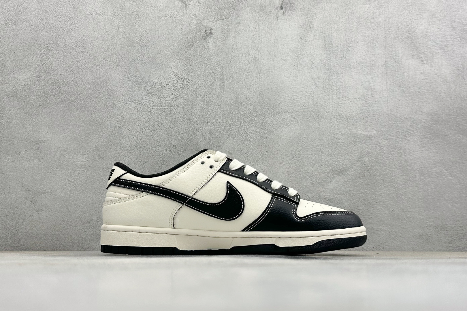 Nike SB Dunk Low 小雏菊联名 白黑雏菊刺绣 高端定制 低帮休闲板鞋 XD1588-245