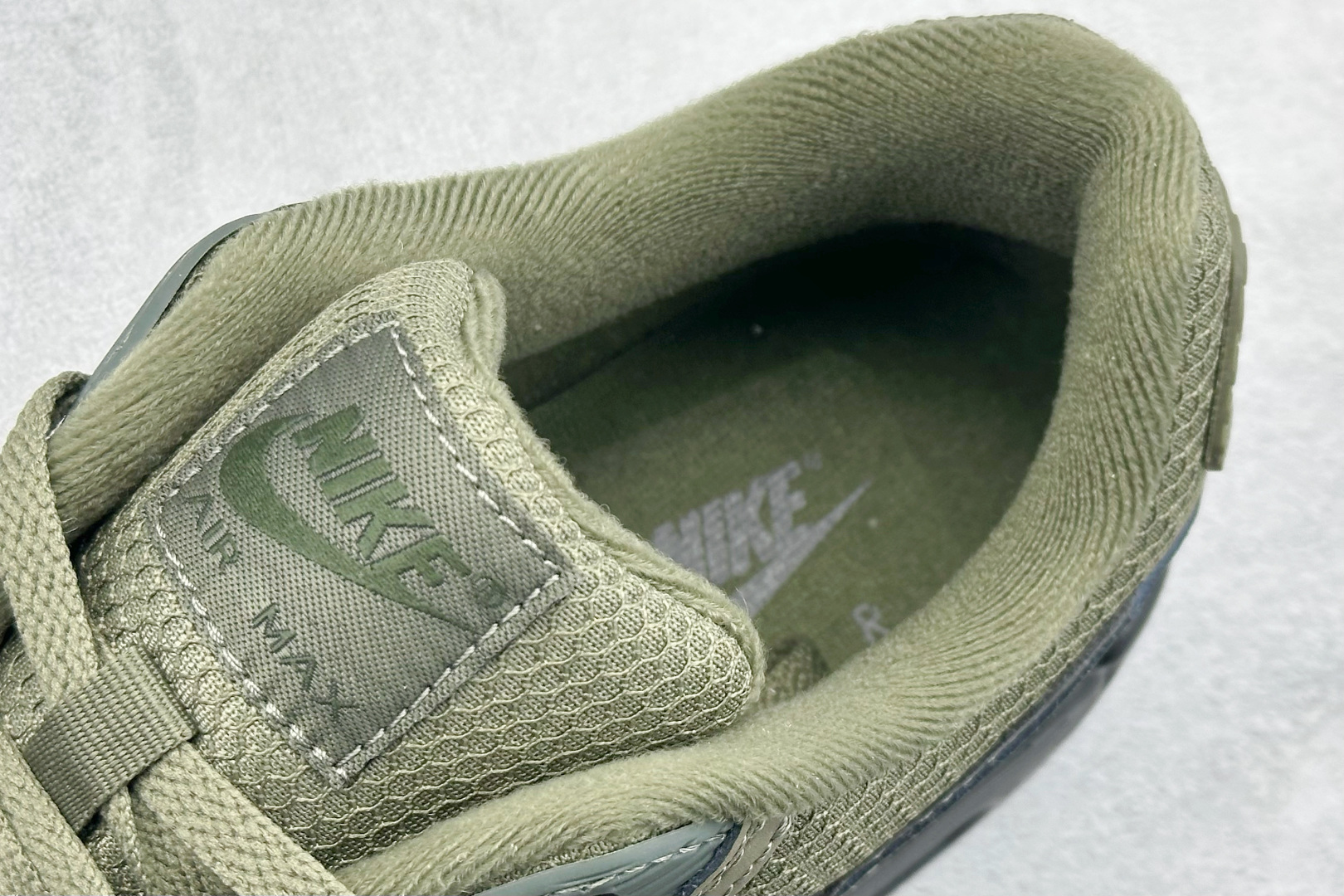 NIke Air Max 90小气垫运动鞋 HQ3828-200