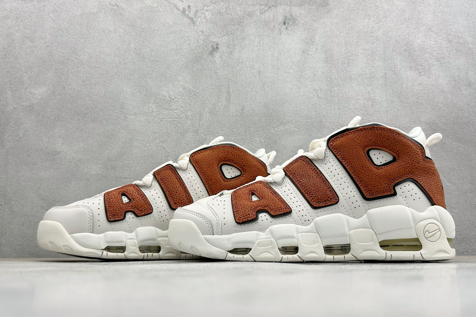CK福利NK Air More Uptempo ’96 OG 皮蓬大AIR复古篮球鞋 以流行于街头的涂鸦