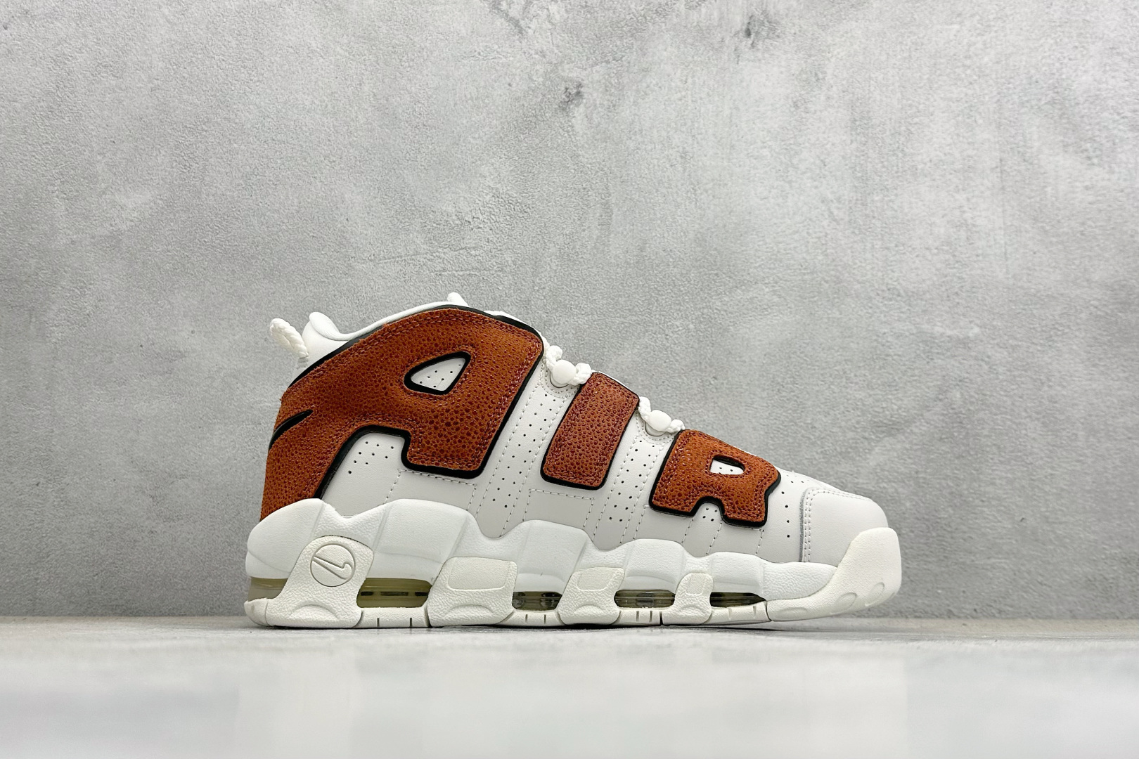 CK福利NK Air More Uptempo ’96 OG 皮蓬大AIR复古篮球鞋 以流行于街头的涂鸦