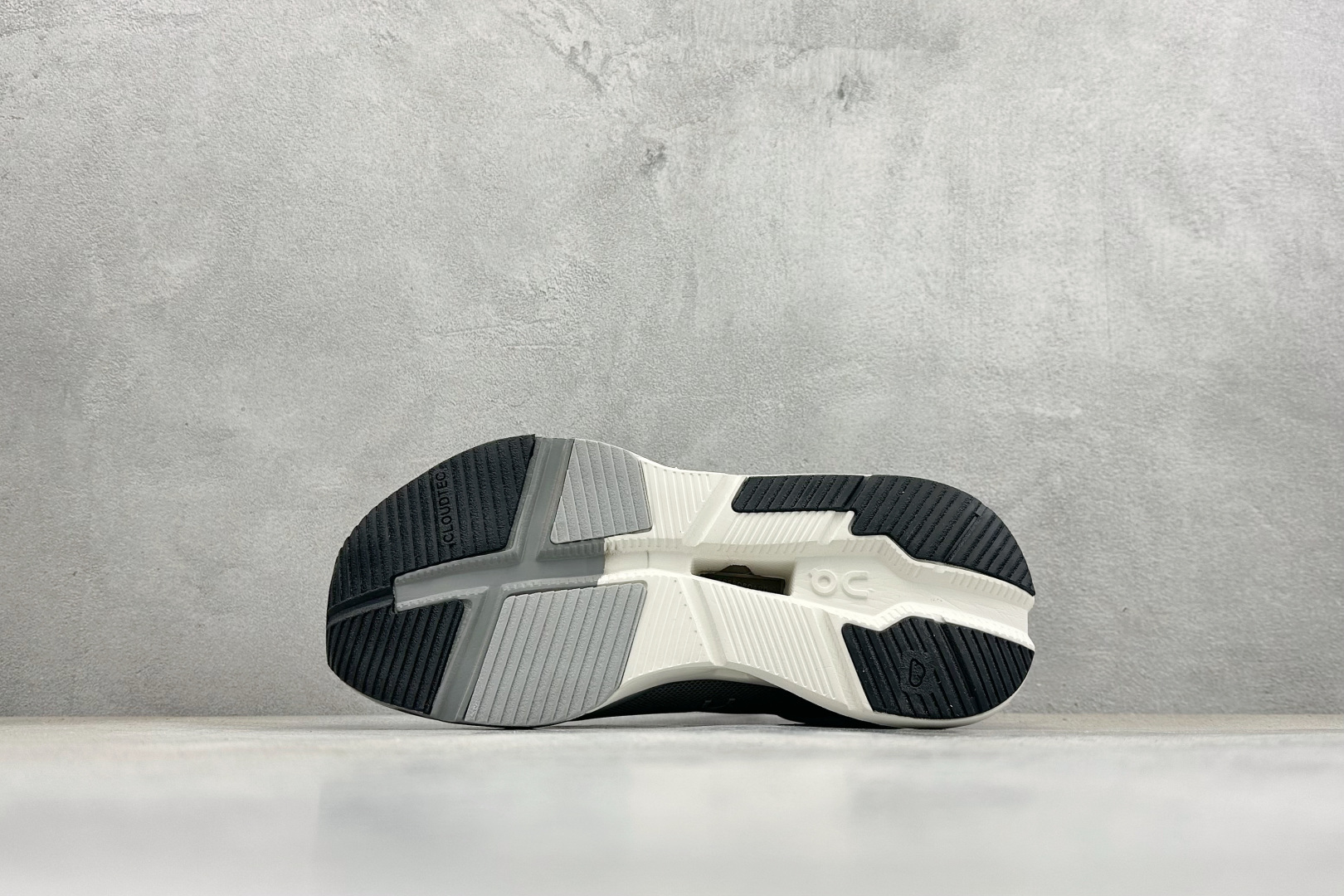 XD版 Cloudzone X 昂跑舒适百搭防滑耐磨 低帮休闲跑步鞋 3ME30413007-莆田鞋,莆田鞋货源,高仿鞋,高仿鞋货源,安福档口,莆田高仿鞋,莆田鞋批发,高仿鞋批发,莆田高仿运动鞋,高仿运动鞋,莆田运动鞋 XD版 Cloudzone X 昂跑舒适百搭防滑耐磨 低帮休闲跑步鞋 3ME30413007