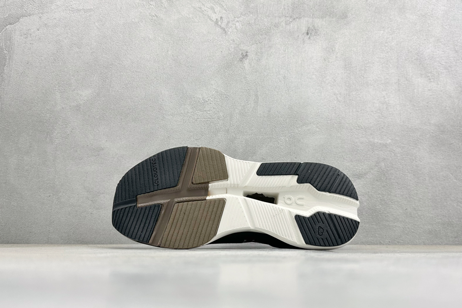 XD版 Cloudzone X 昂跑舒适百搭防滑耐磨 低帮休闲跑步鞋 3ME30410264-莆田鞋,莆田鞋货源,高仿鞋,高仿鞋货源,安福档口,莆田高仿鞋,莆田鞋批发,高仿鞋批发,莆田高仿运动鞋,高仿运动鞋,莆田运动鞋 XD版 Cloudzone X 昂跑舒适百搭防滑耐磨 低帮休闲跑步鞋 3ME30410264