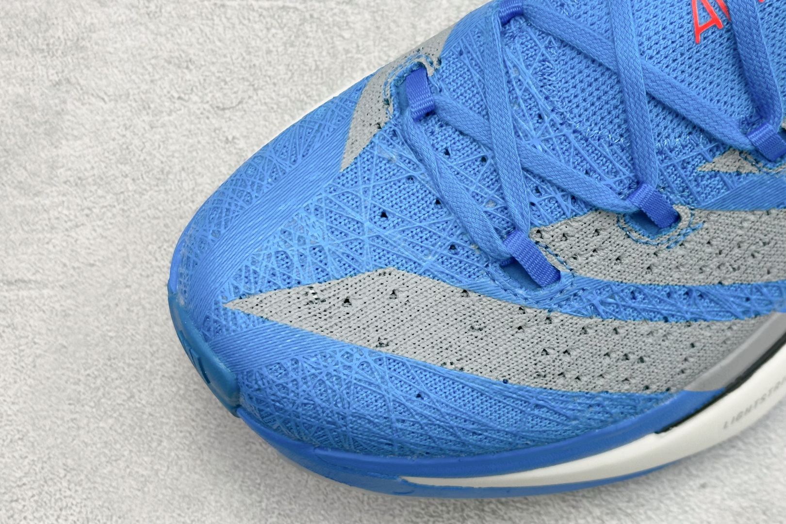 AdidAdizero Prime STRUNG 阿迪防滑耐磨舒适跑步鞋 JQ0615