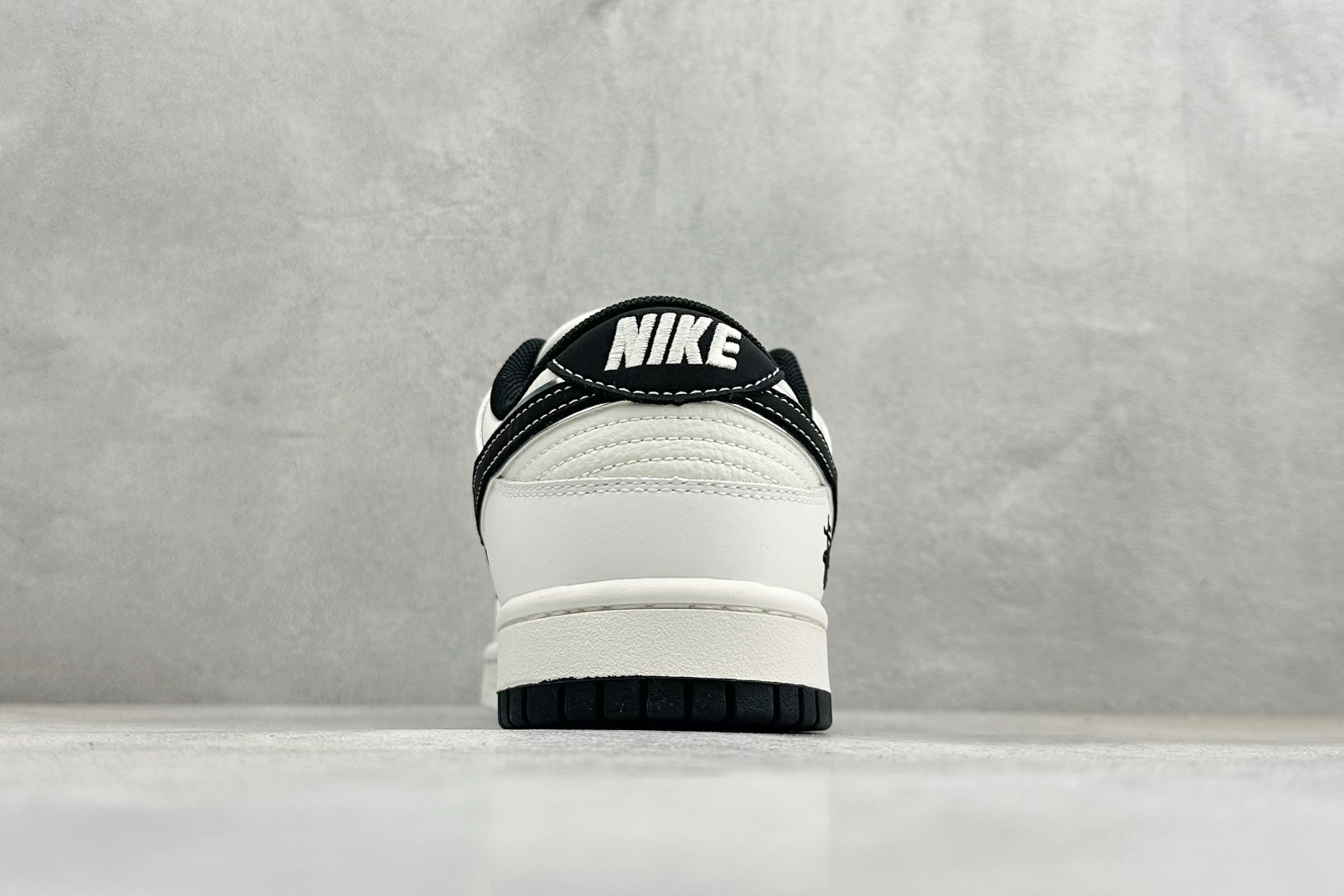 Nike Dunk Low Pro 斯图西联名 周年高端定制 低帮休闲板鞋 CS1688-131