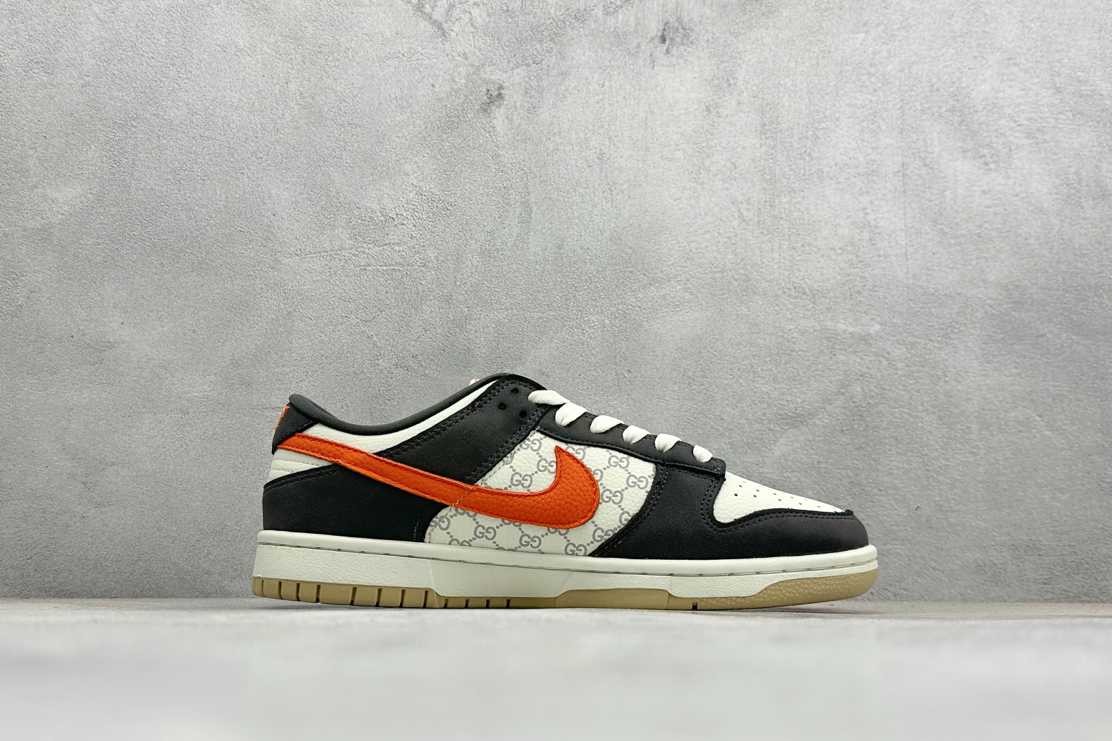 Nike SB Dunk Low“GUCCI联名——白灰桔” 高端定制 低帮休闲板鞋 YF9511-923