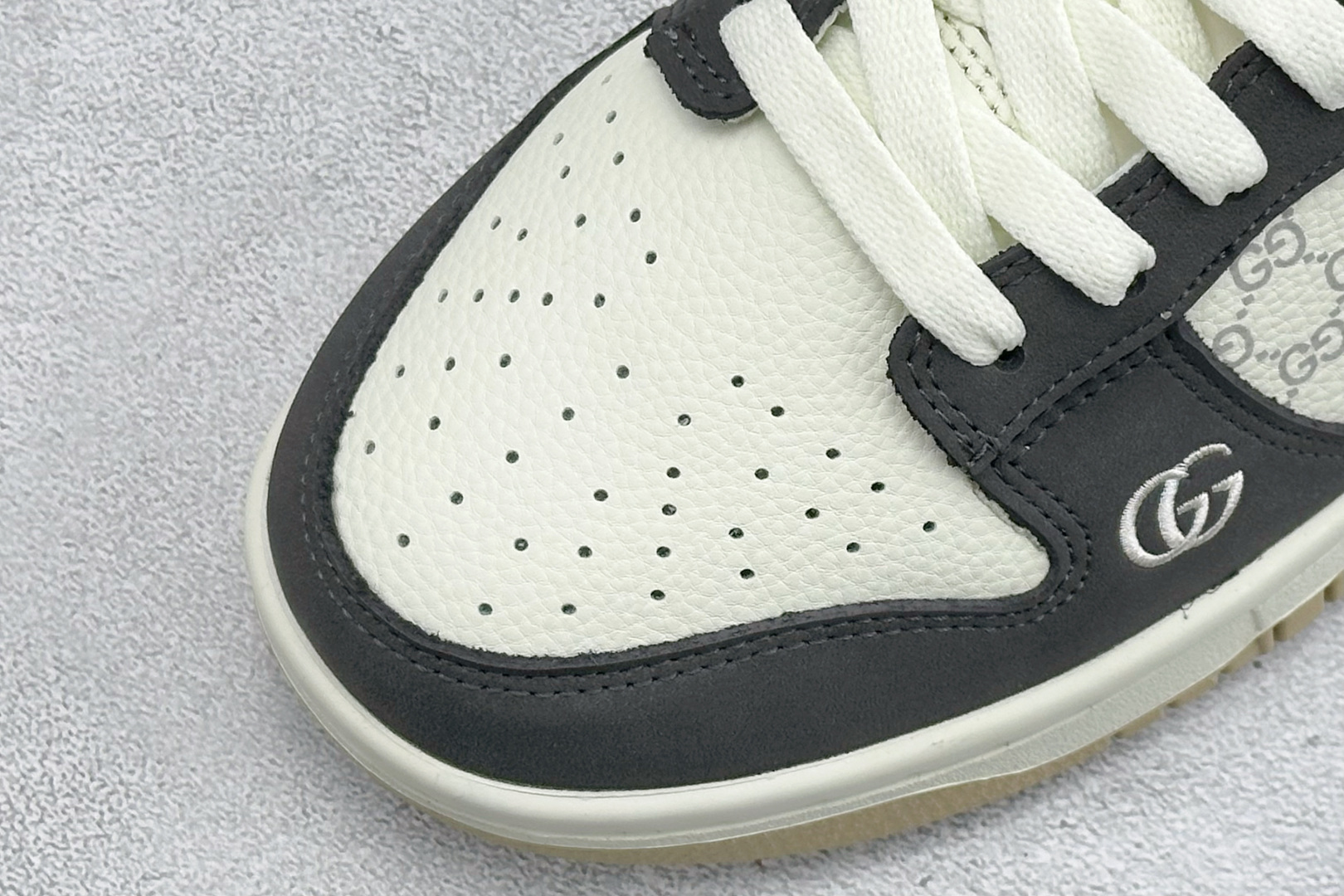 Nike SB Dunk Low“GUCCI联名——白灰桔” 高端定制 低帮休闲板鞋 YF9511-923