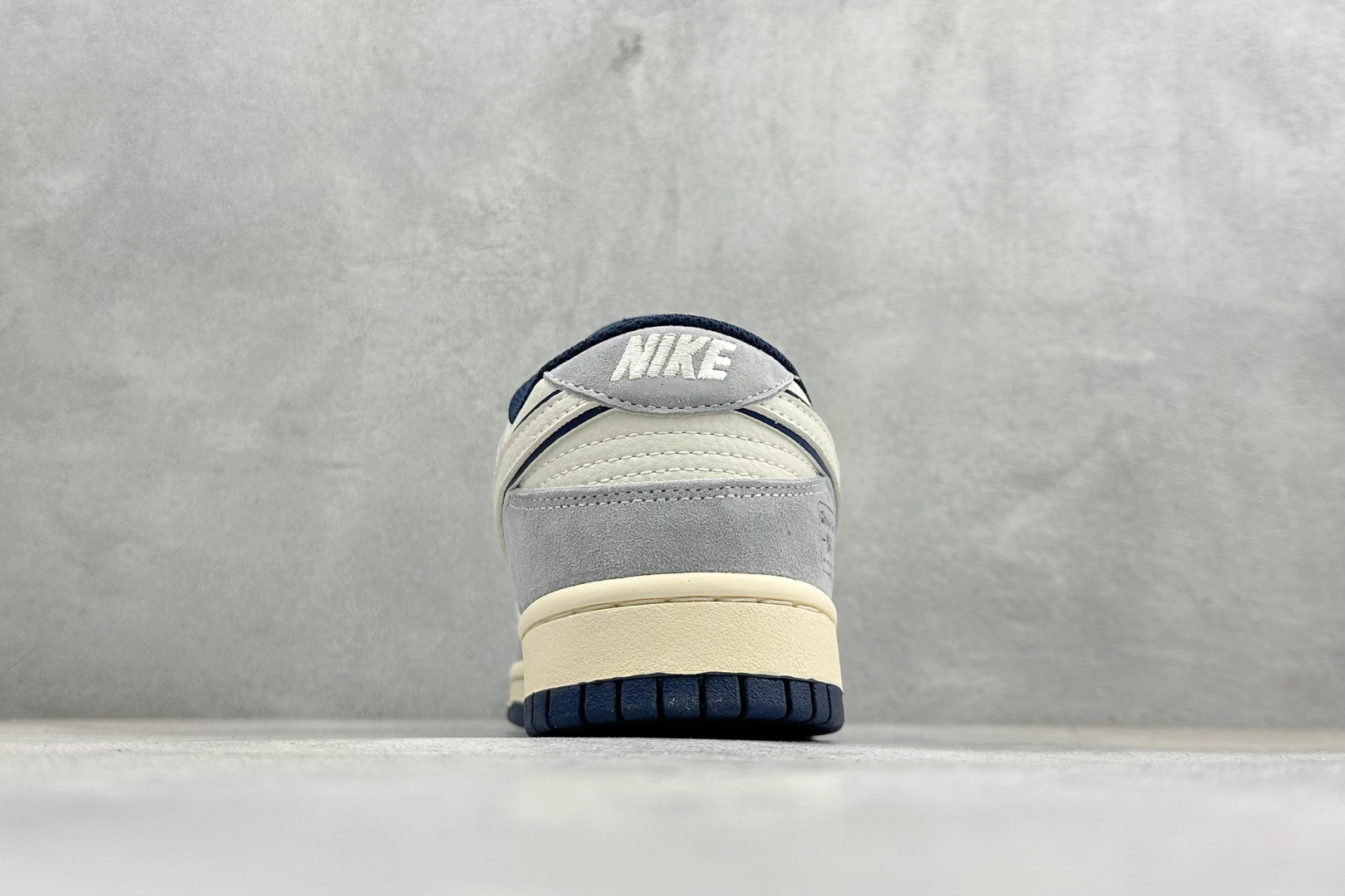 Nike SB Dunk Low“ 迪奥联名—雾霾蓝” 周年高端定制 低帮休闲板鞋 DN3168-014