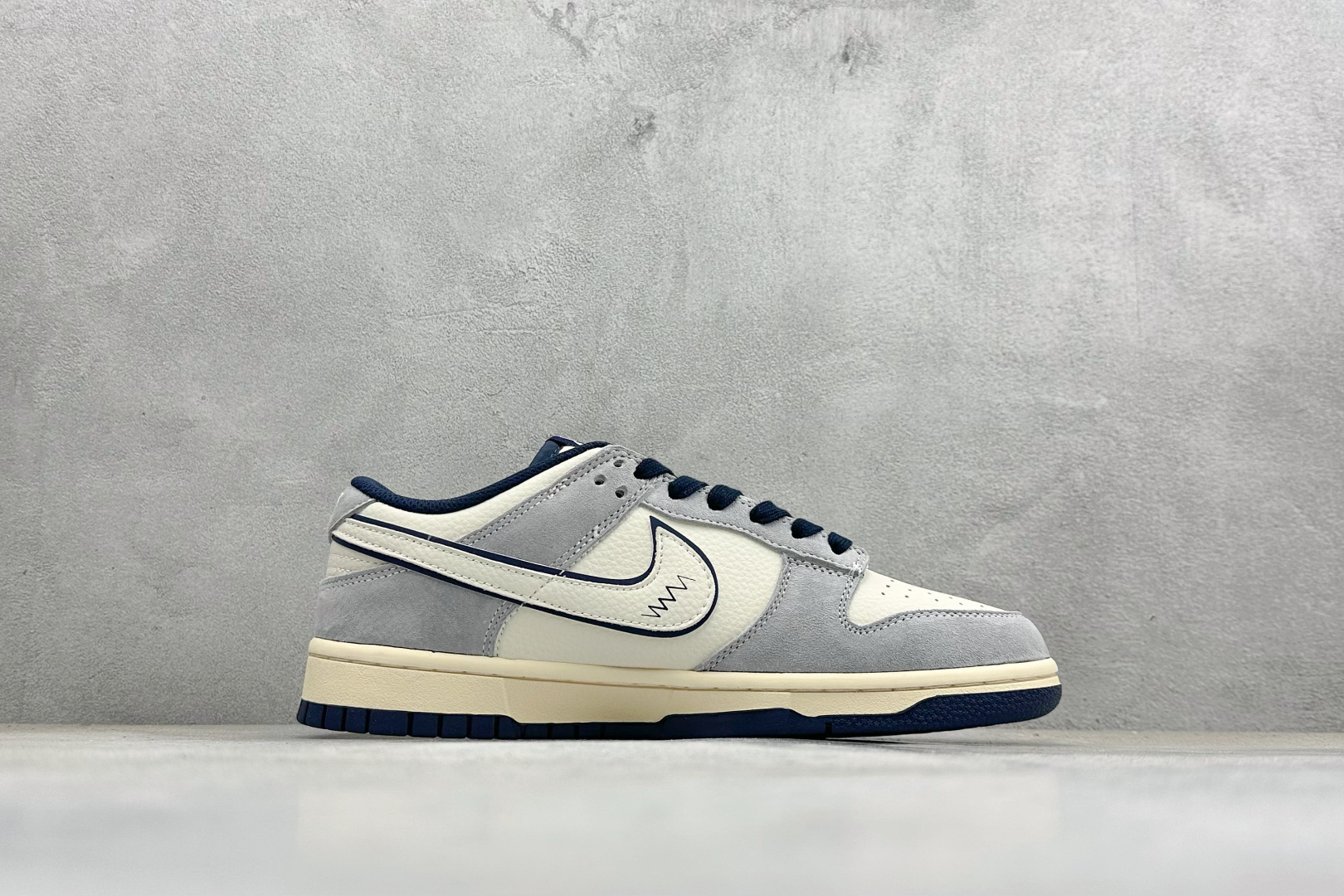 Nike SB Dunk Low“ 迪奥联名—雾霾蓝” 周年高端定制 低帮休闲板鞋 DN3168-014