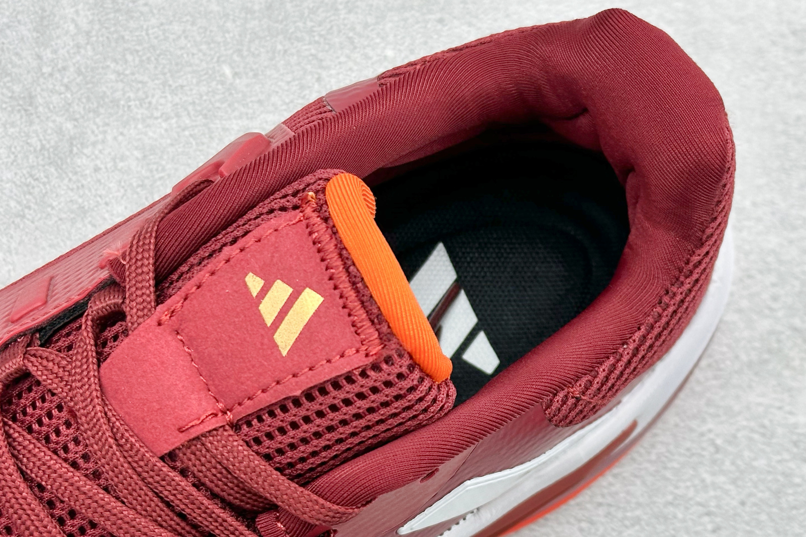 AdidBarricade 13 M Leather 低帮网球老爹风复古缓震休闲运动慢跑鞋 IF9131